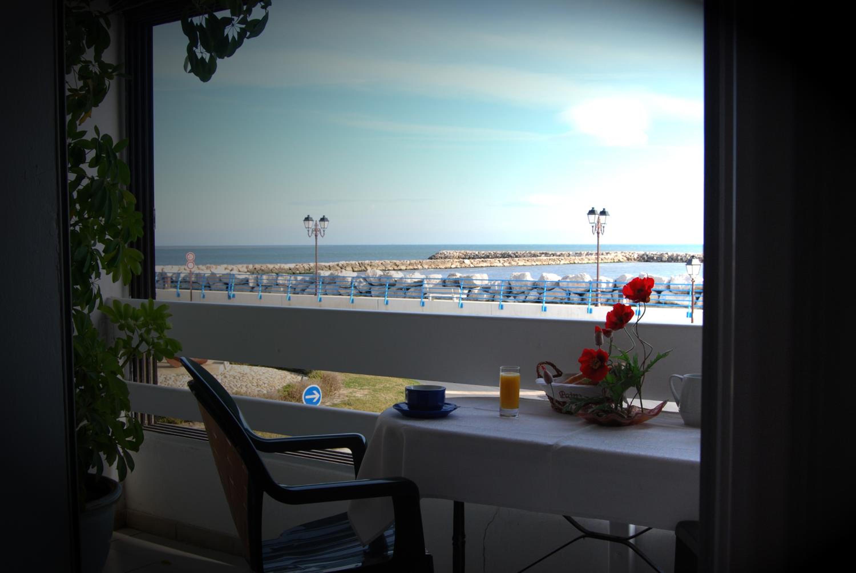 Premium Double Room with bathroom, balcony and sea view photo 2