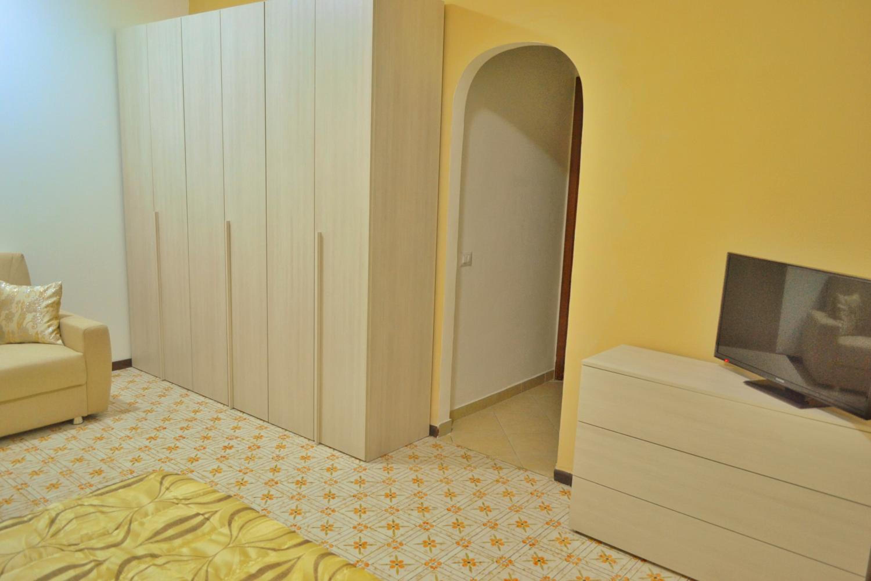 Deluxe Double Room with Extra Bed - Photo 4