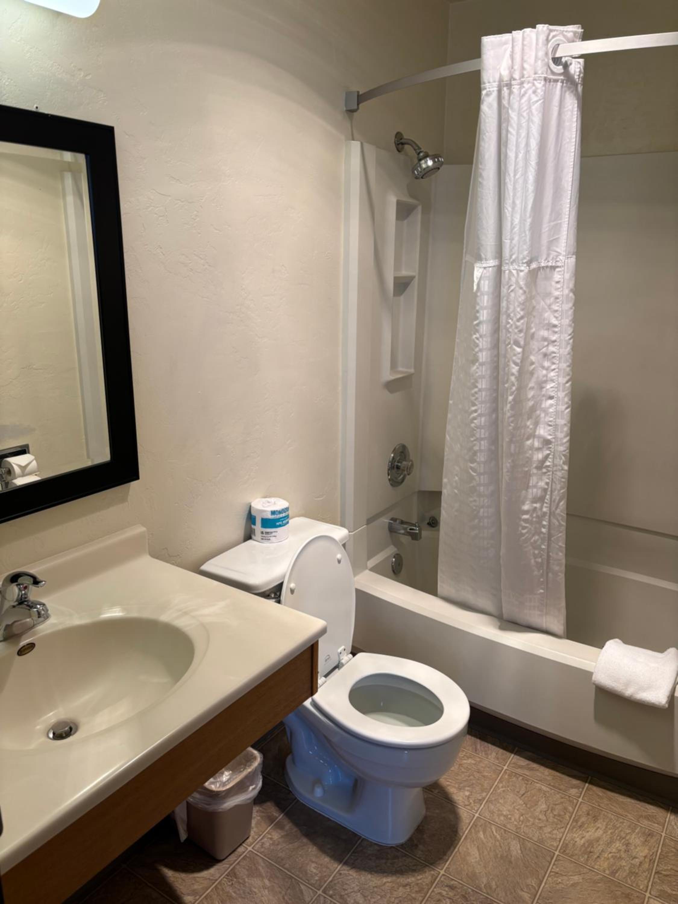 King Room with Ocean View - Non-Smoking - Photo 5