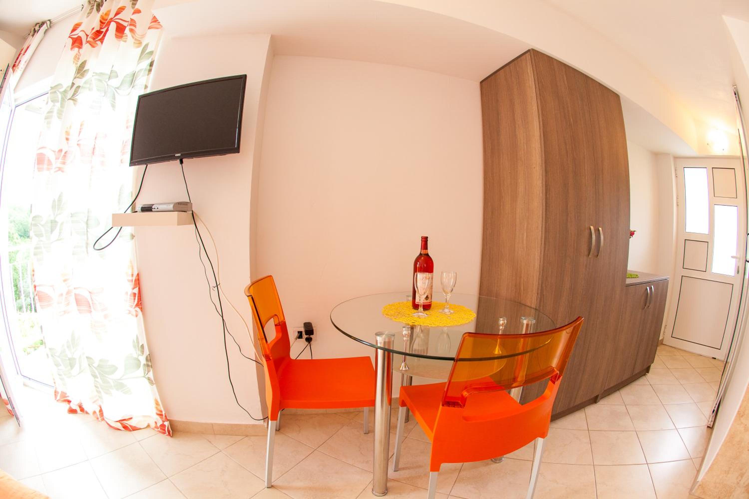 Studio Apartment photo 2