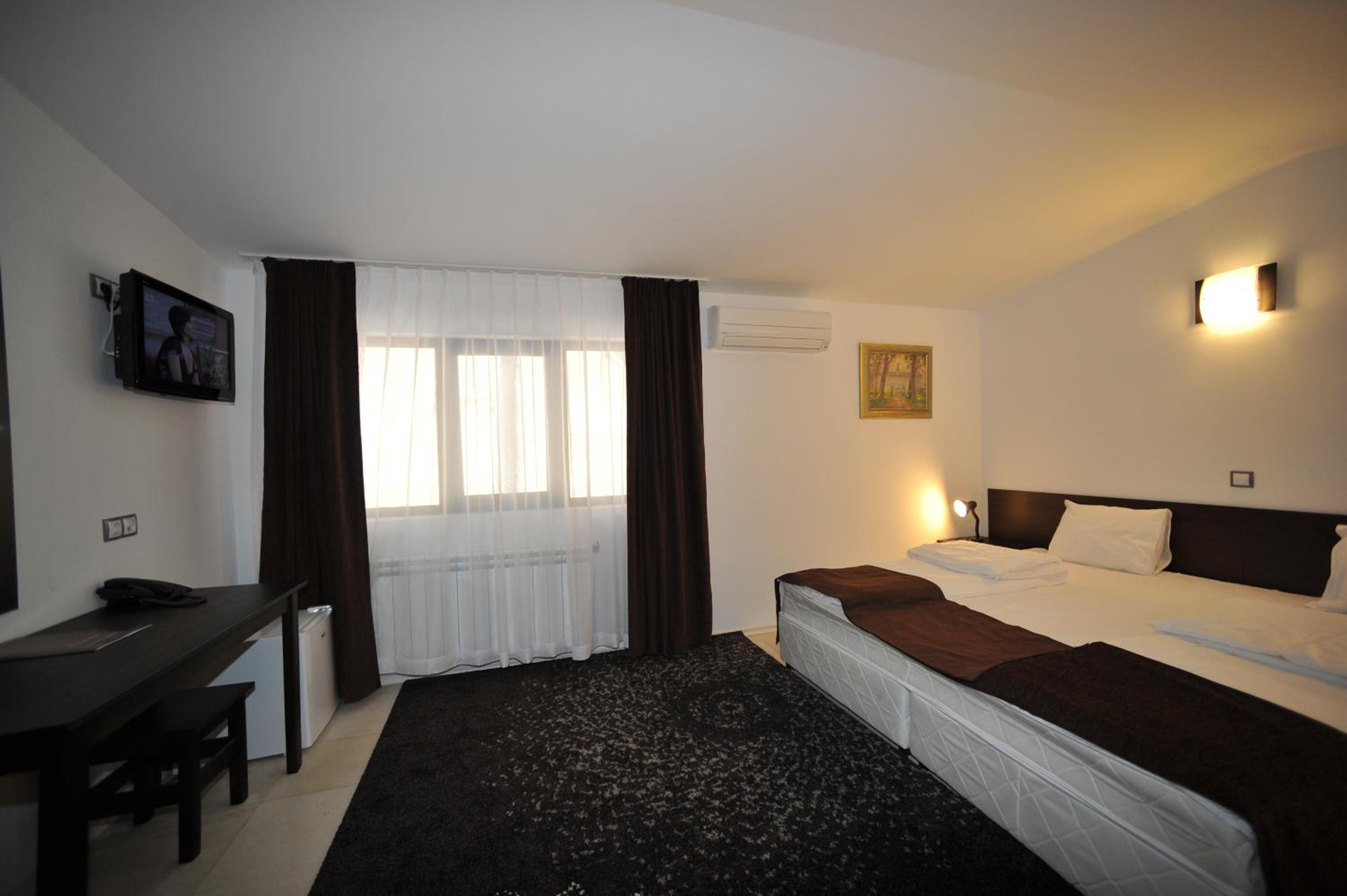 Economy Double or Twin Room photo 2