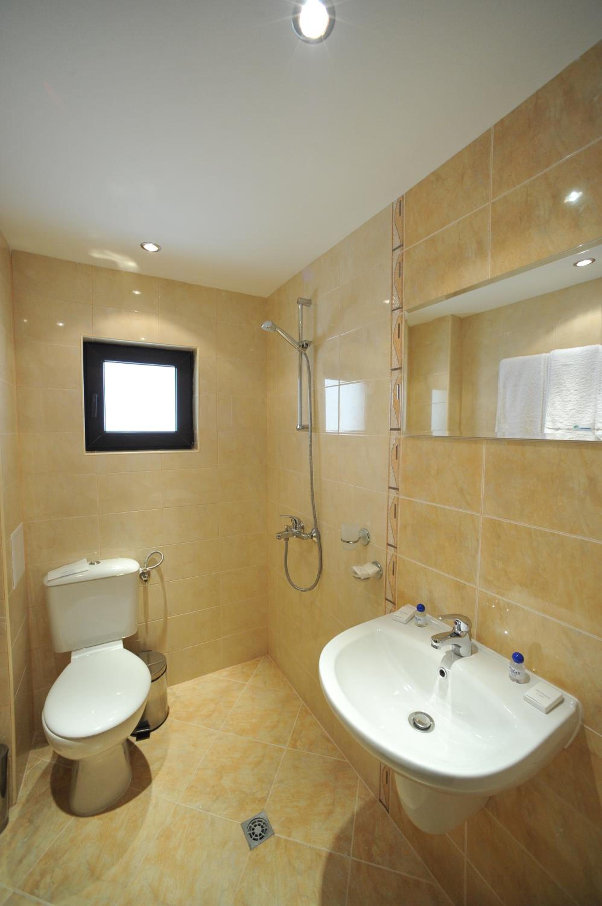 Economy Double or Twin Room photo 3