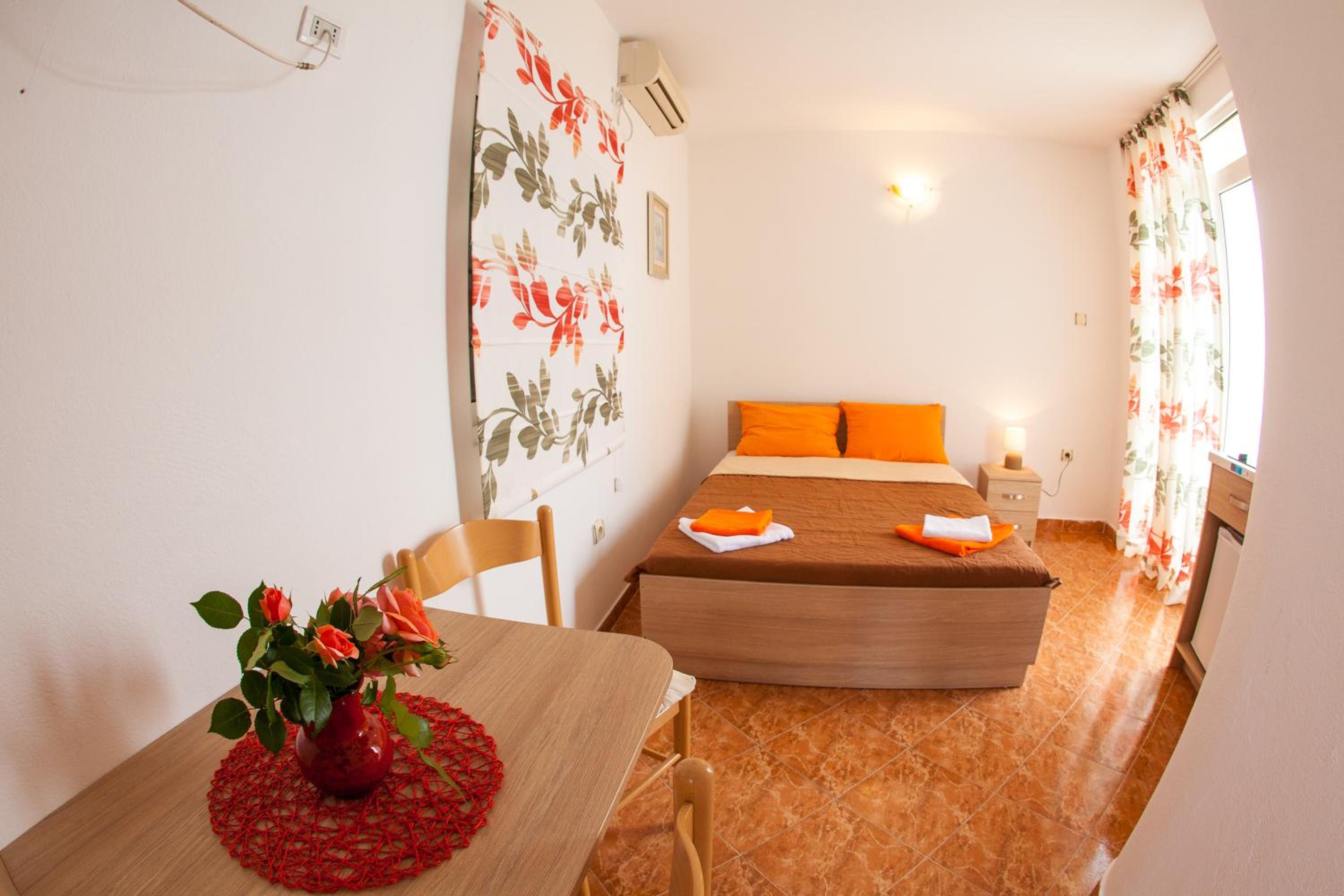 Studio Apartment photo 3