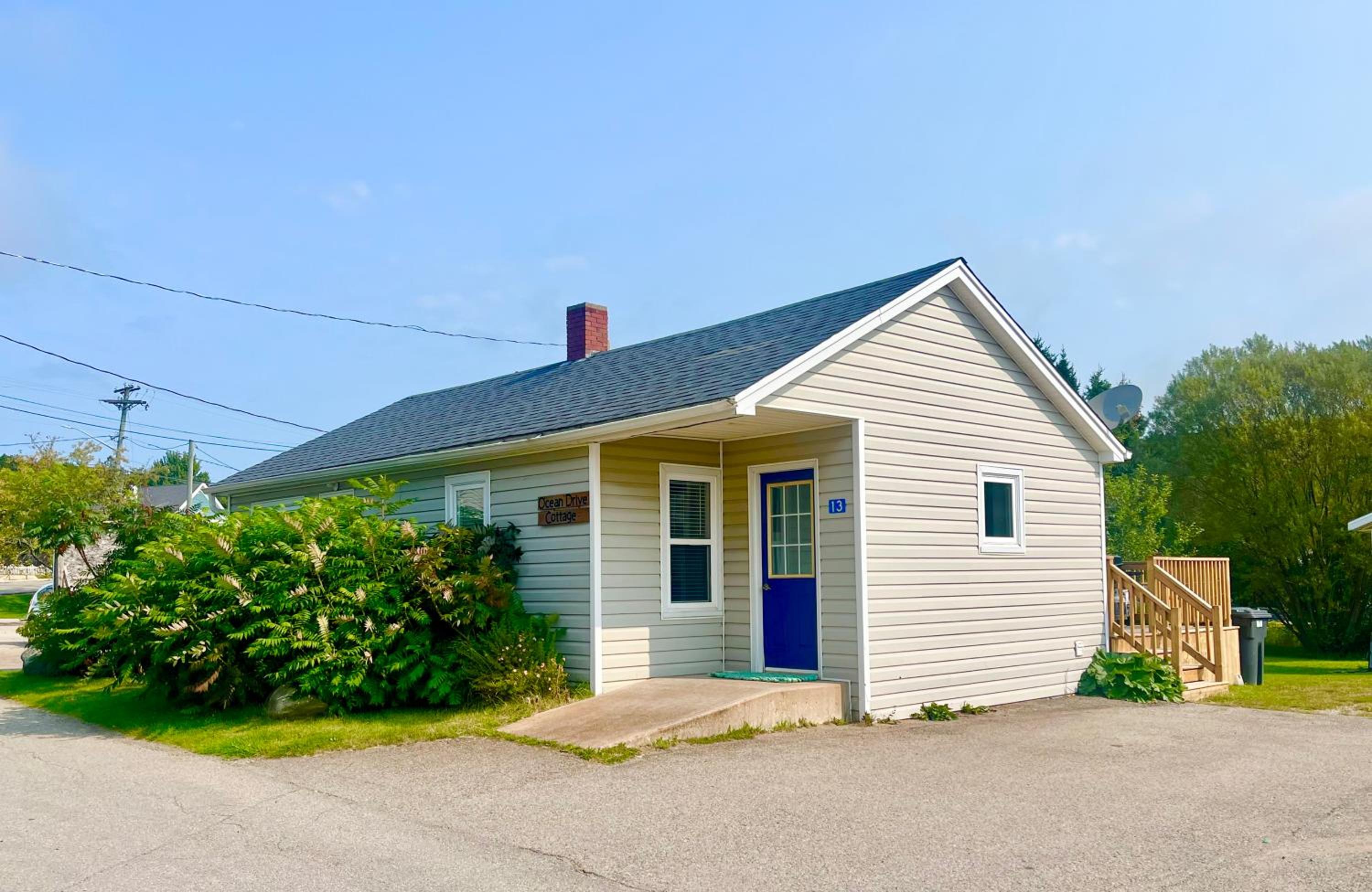 Two-Bedroom House photo 2