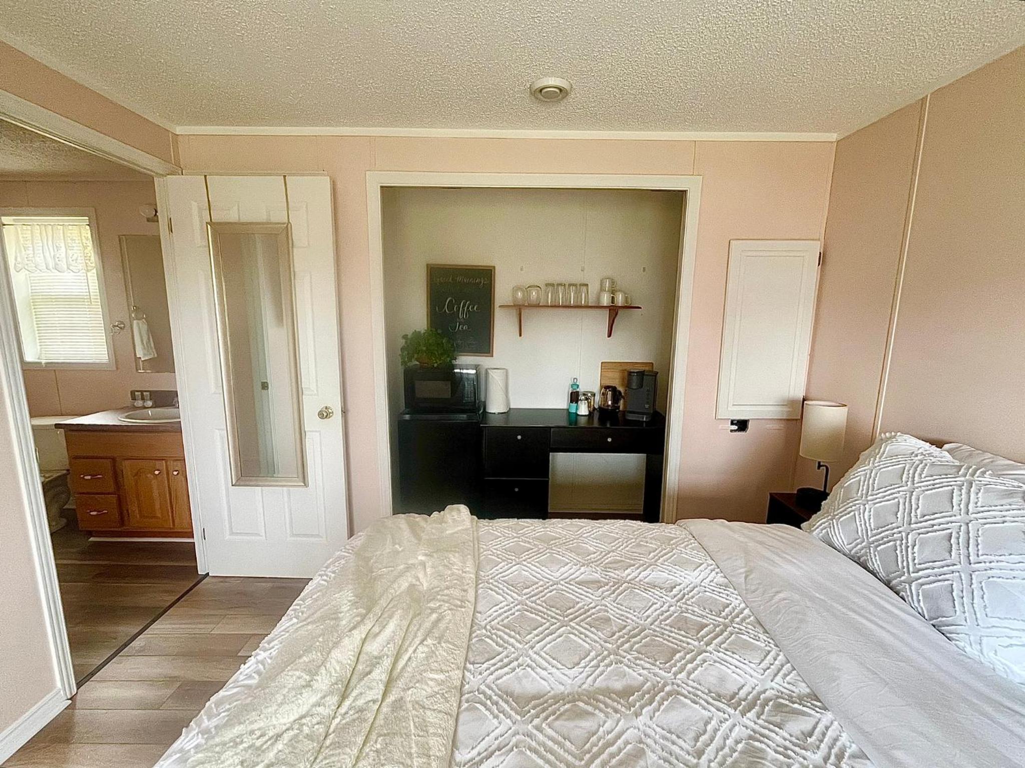 Queen Suite photo 2