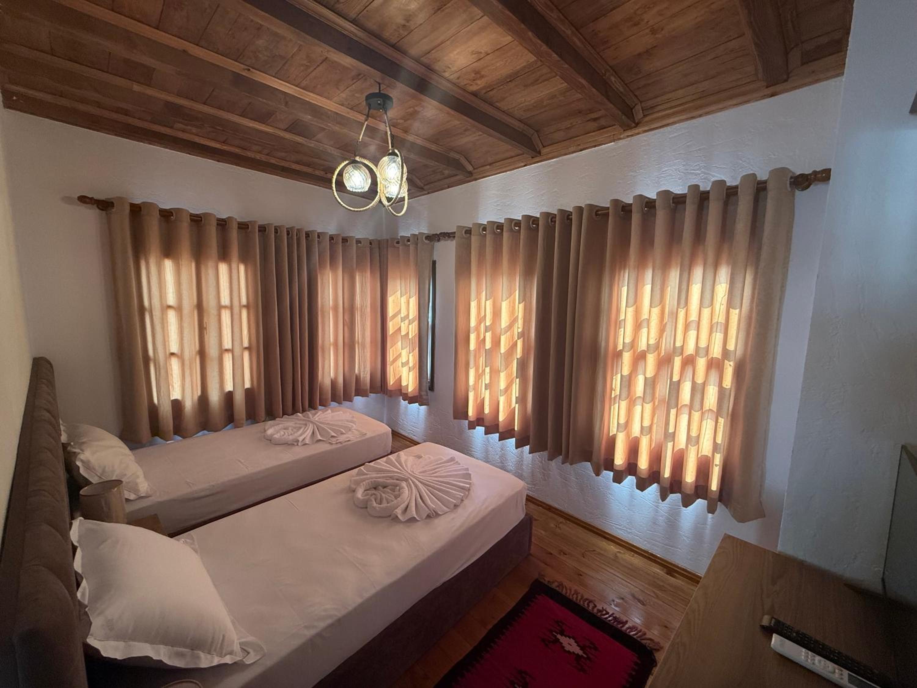 Deluxe Double or Twin Room with City View