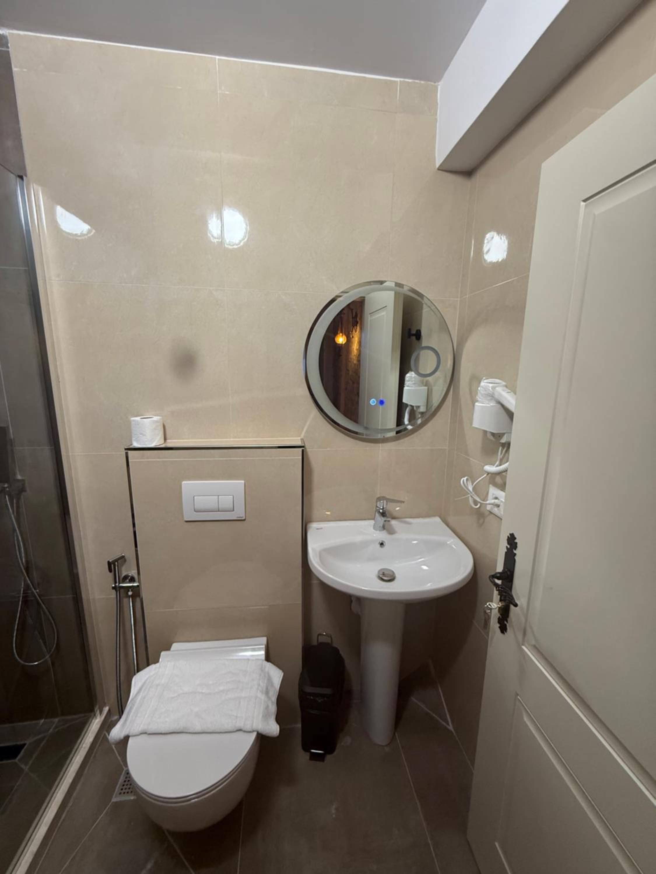 Deluxe Double or Twin Room with City View photo 2
