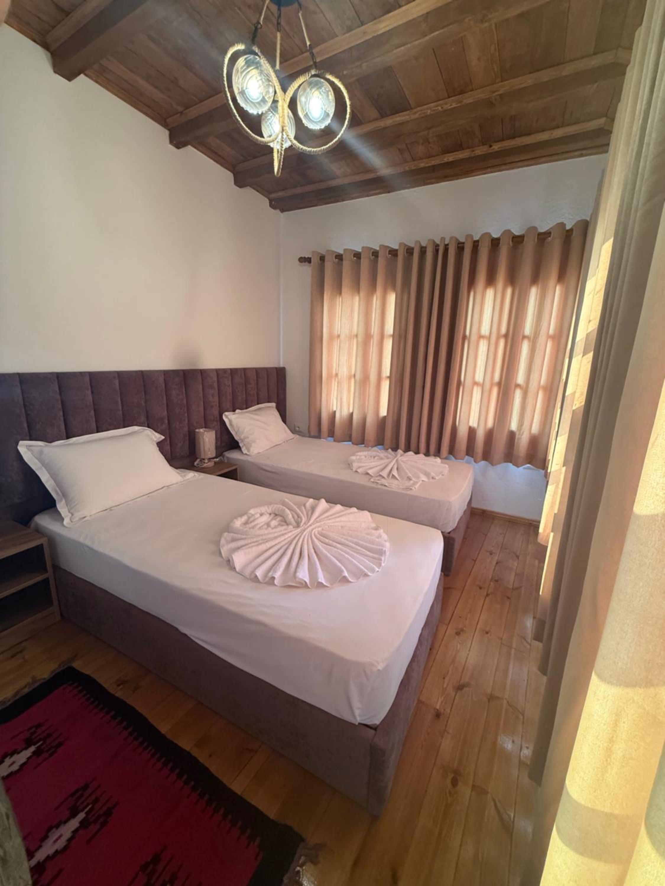 Deluxe Double or Twin Room with City View photo 3
