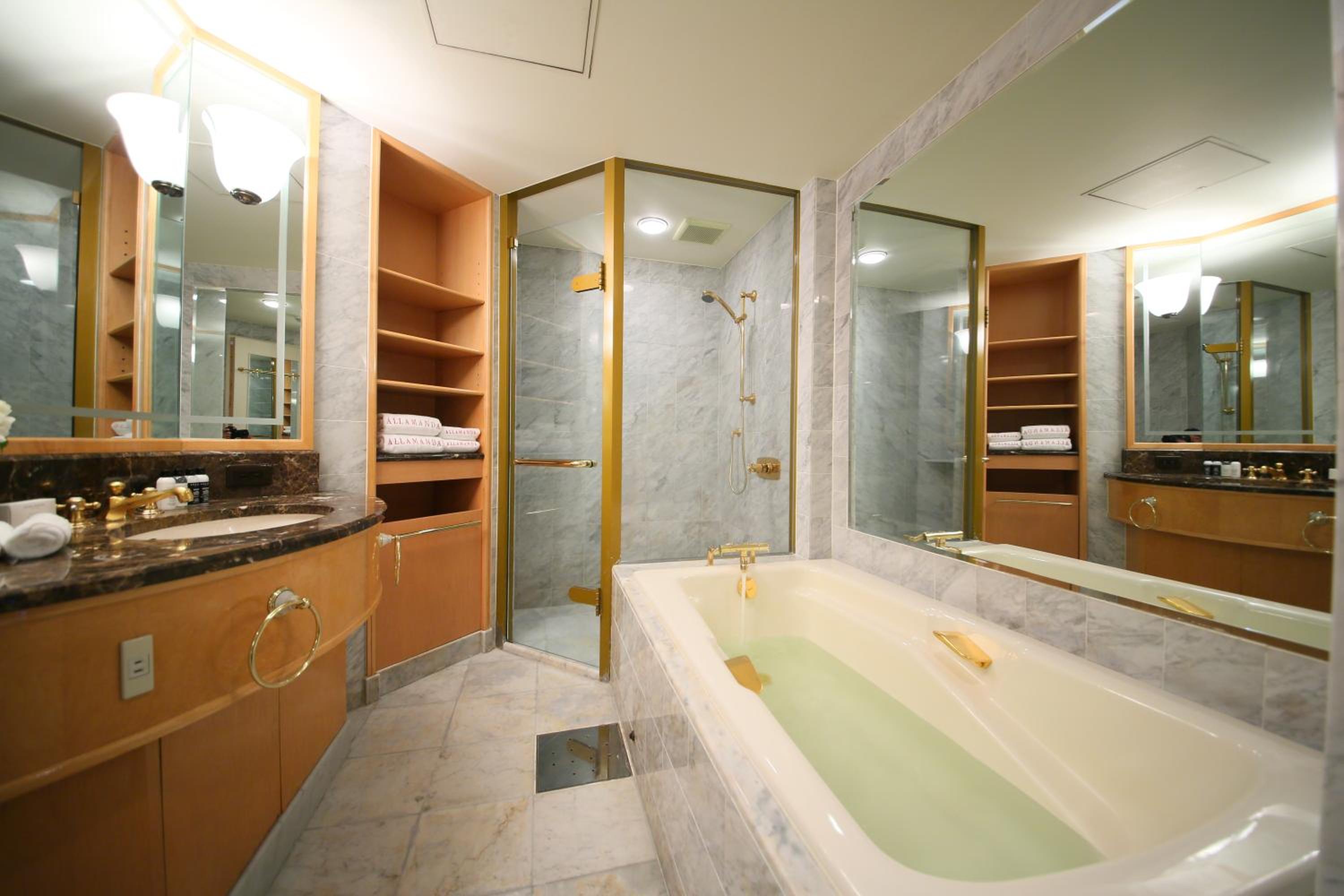 Junior Suite Twin Club Lounge Access - Non-Smoking photo 2