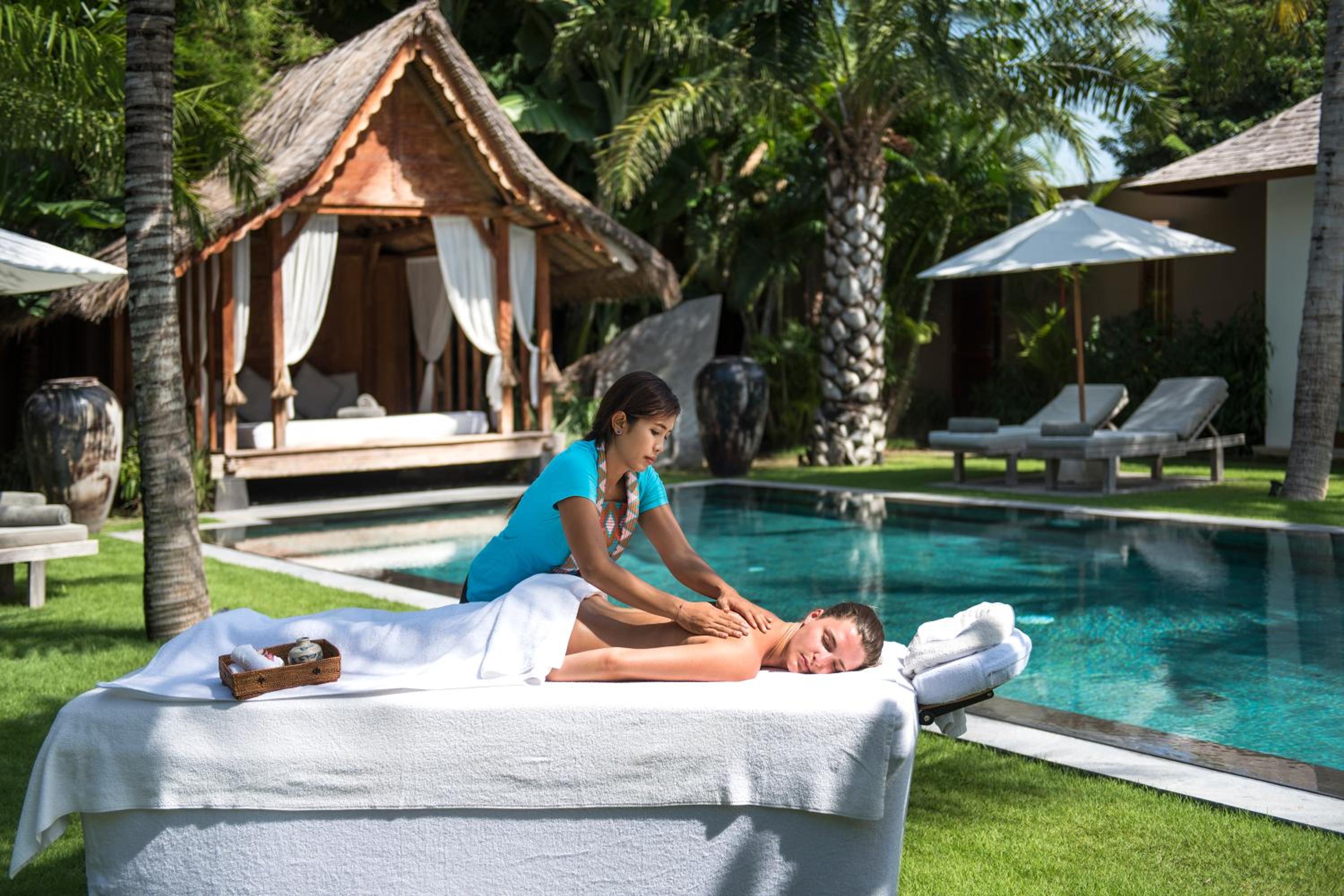 5 Bedrooms, Private Pool, with Complimentary Airport Transfers and Private Chef photo 1