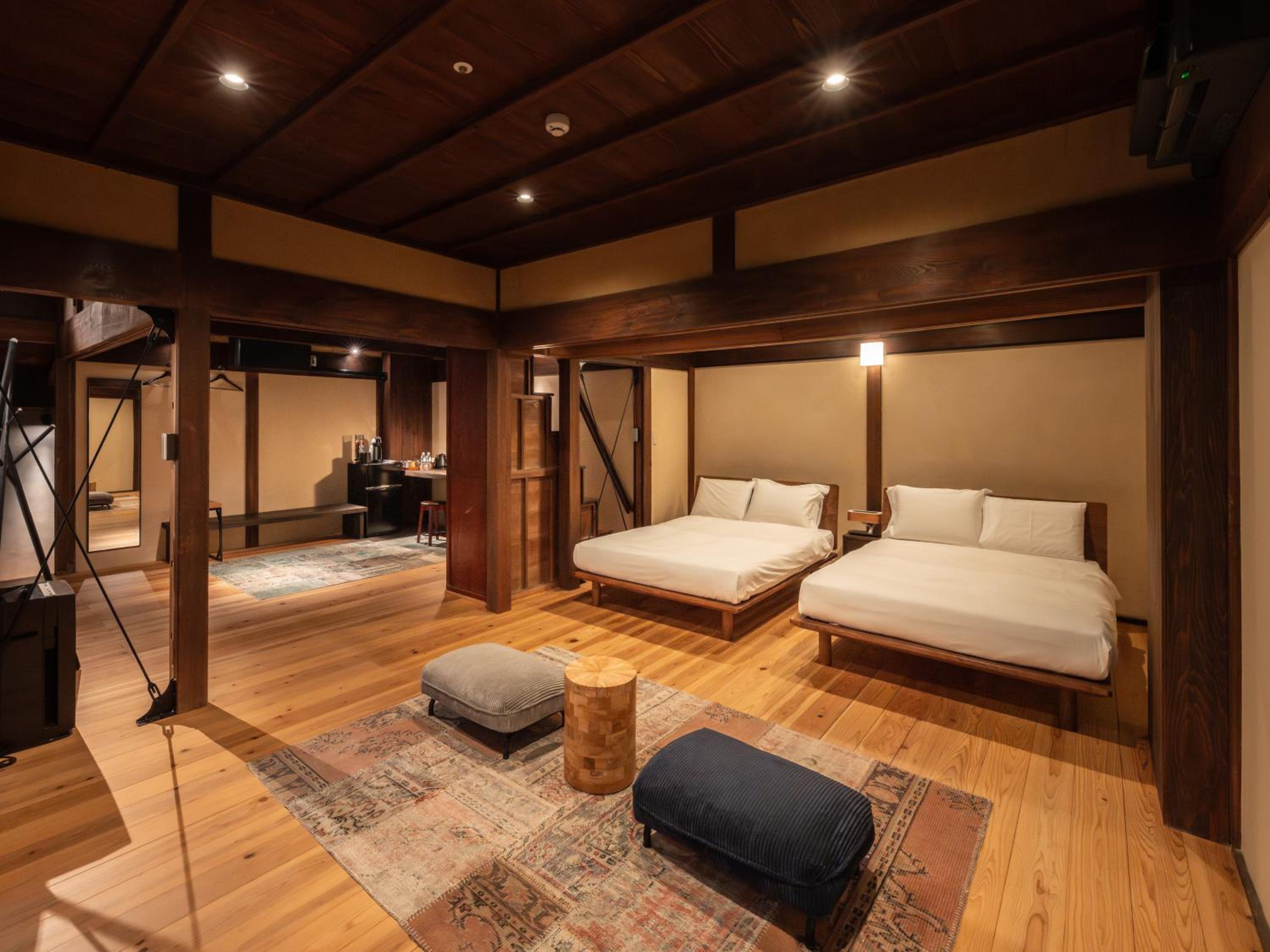 Quadruple Room with Private External Bathroom photo 3