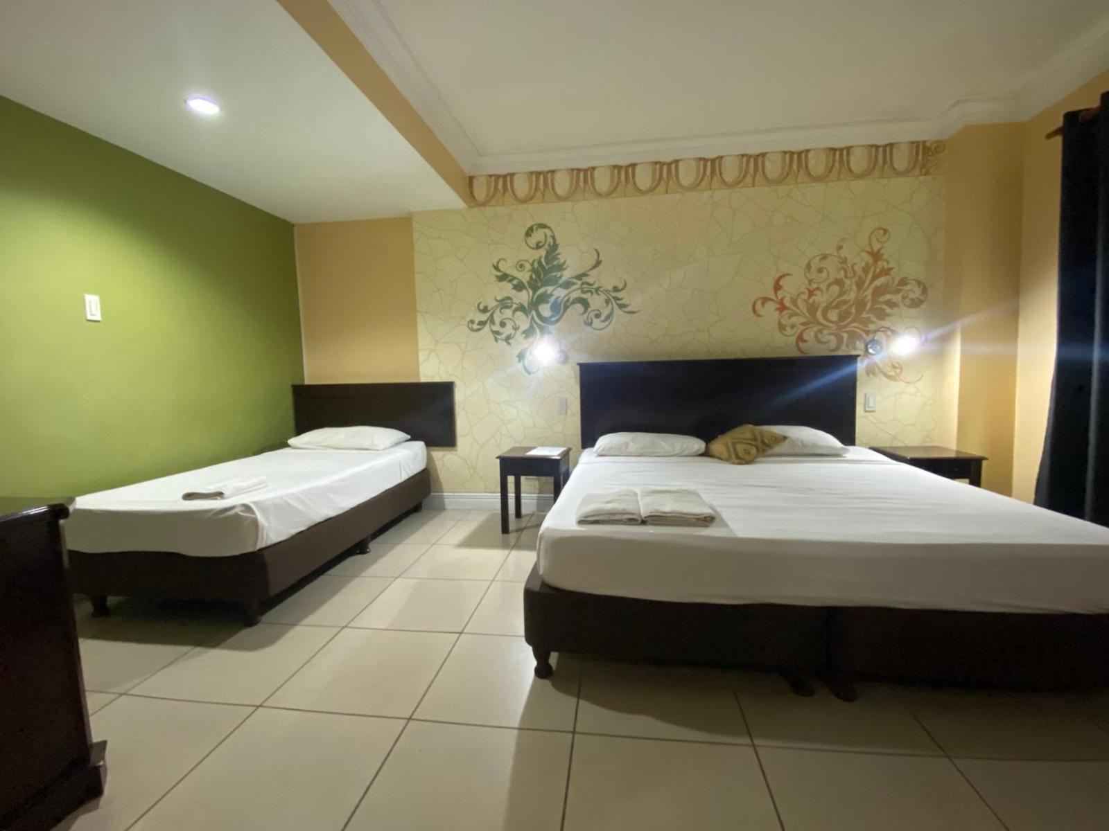 Executive Suite B - Photo 1