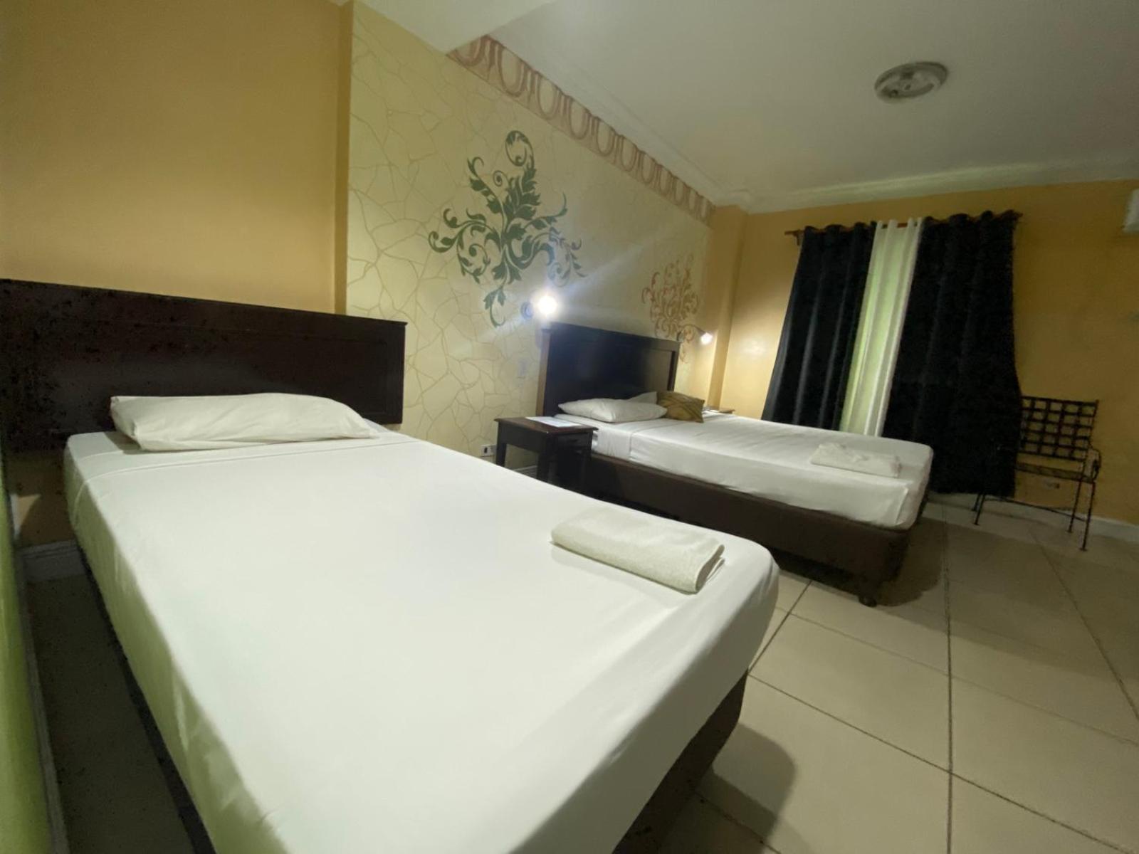 Executive Suite B - Photo 2
