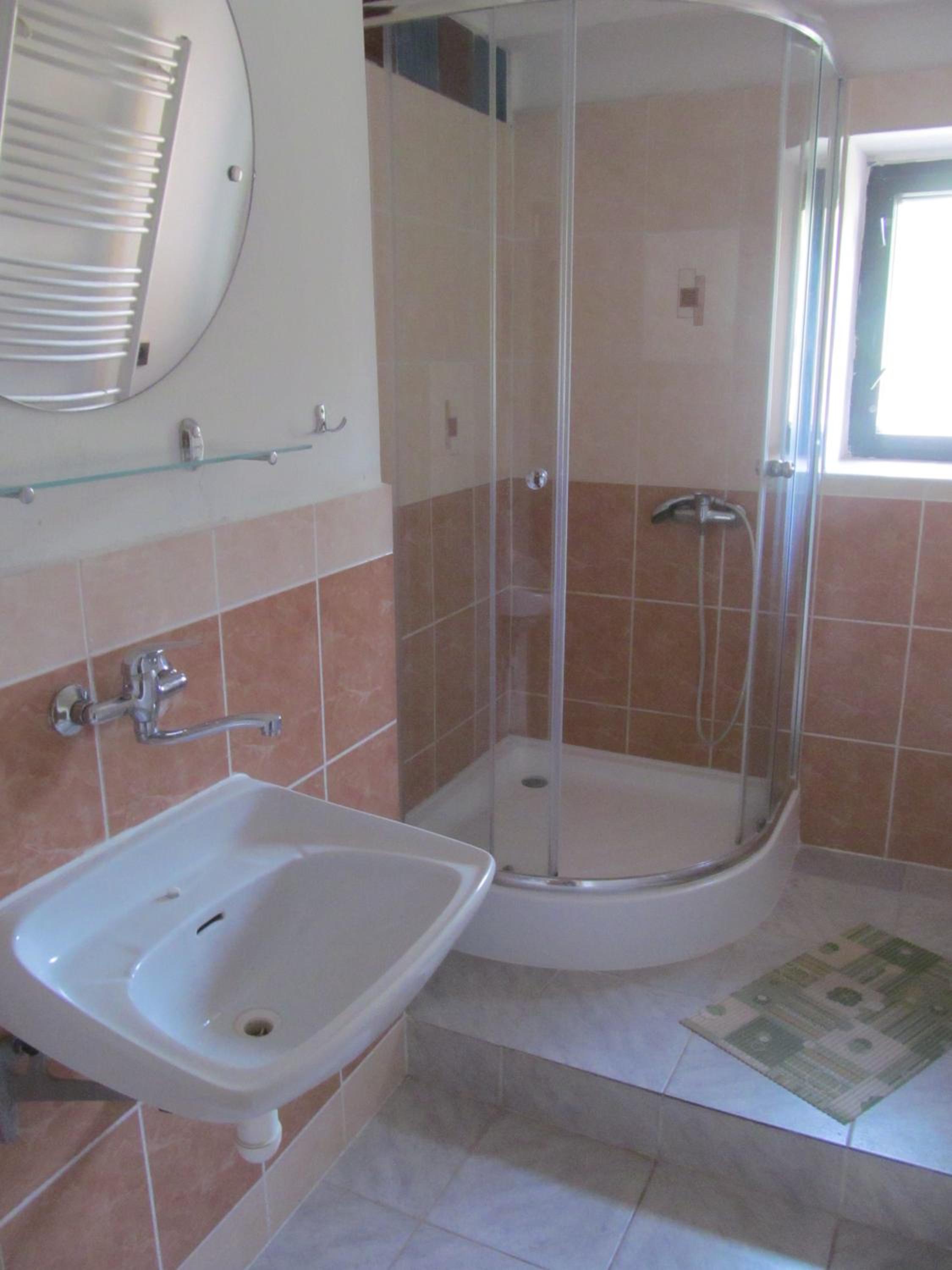 Double Room with Shared Bathroom photo 2