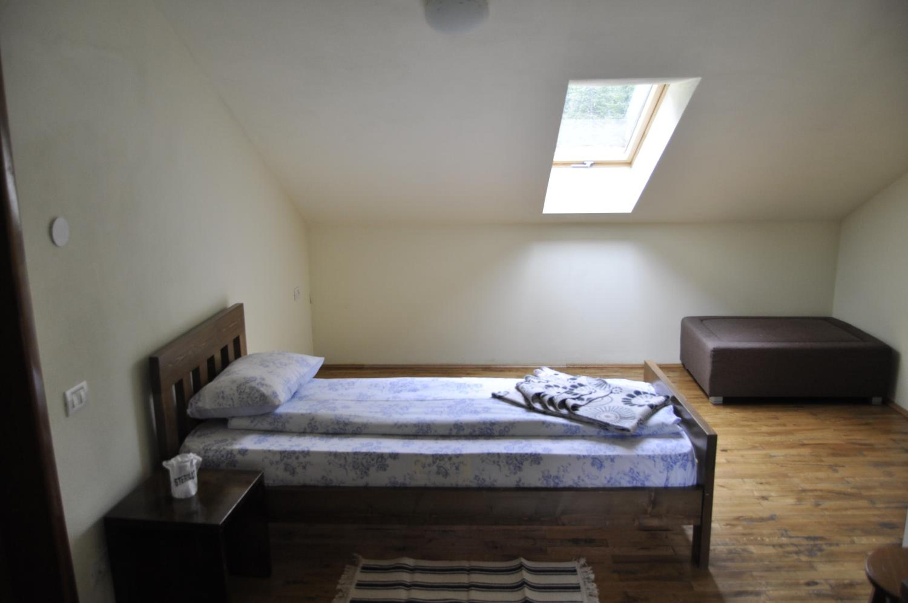 Family Room - Photo 16