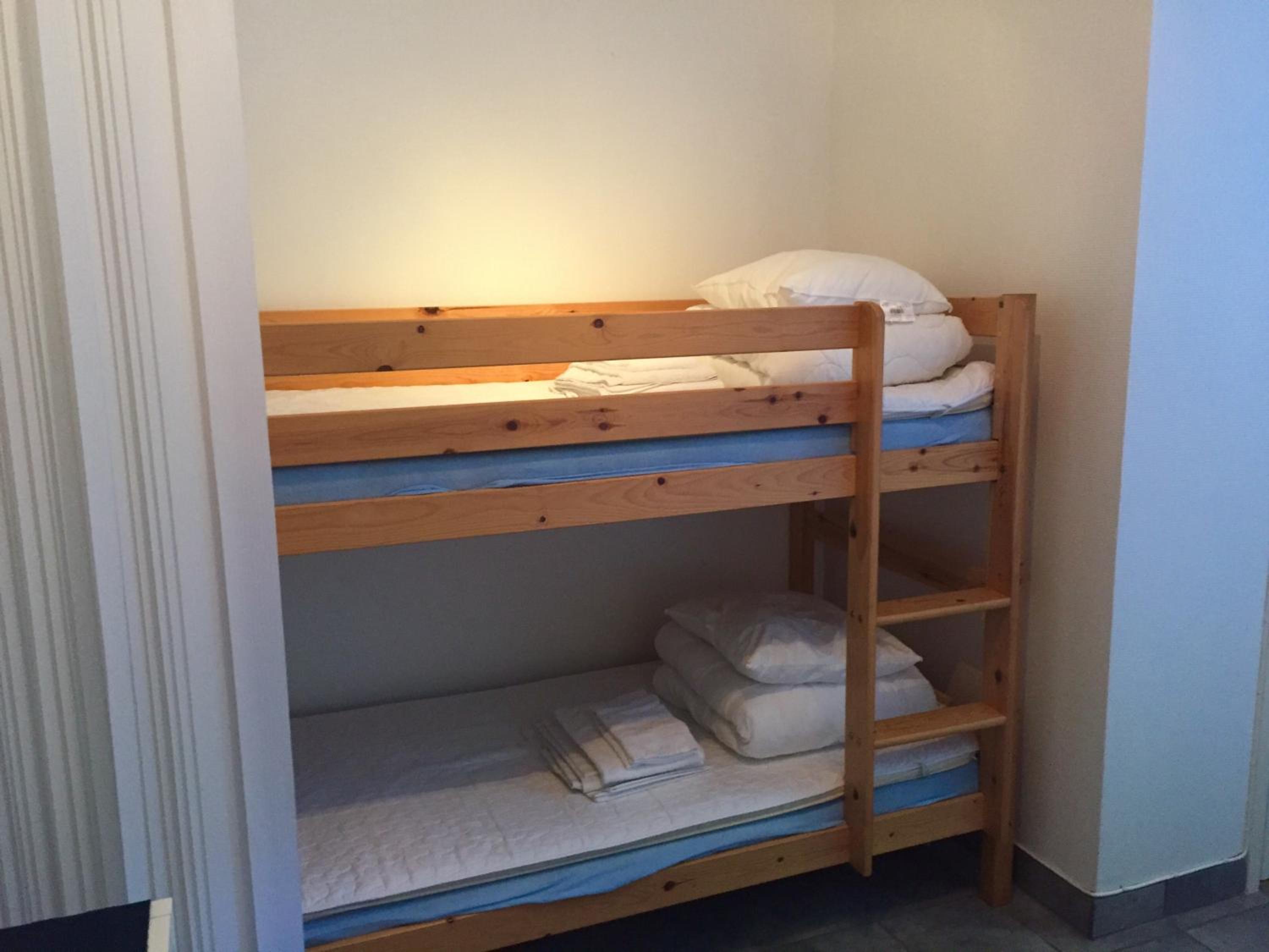 Quadruple Room with Shared Bathroom photo 3