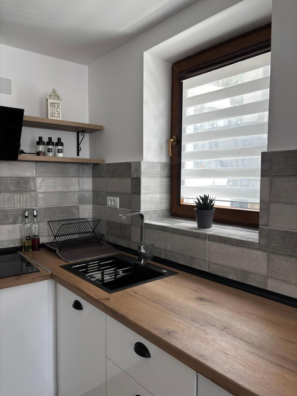 One-Bedroom Apartment with Garden photo 1