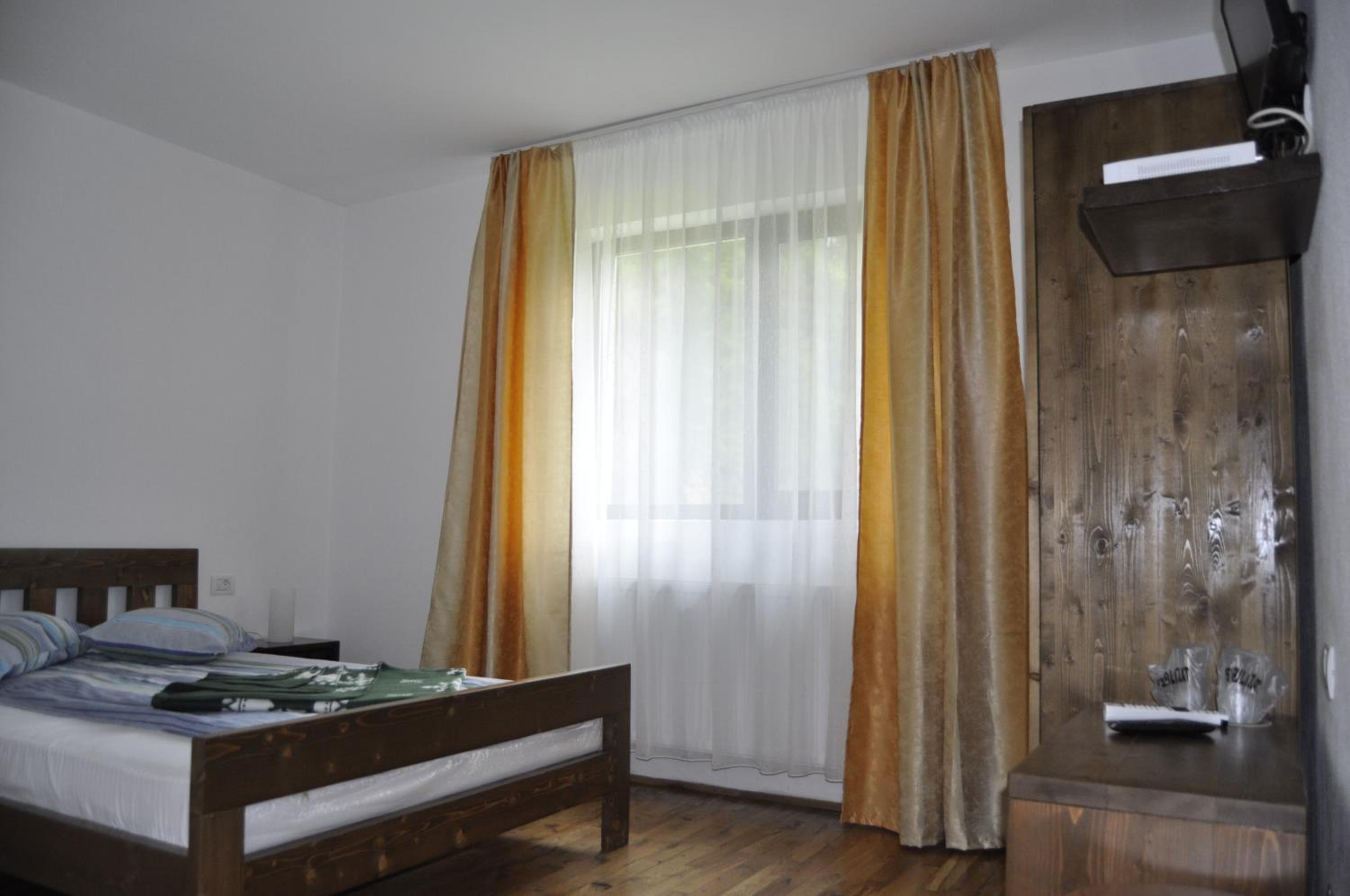 Double Room - Photo 1