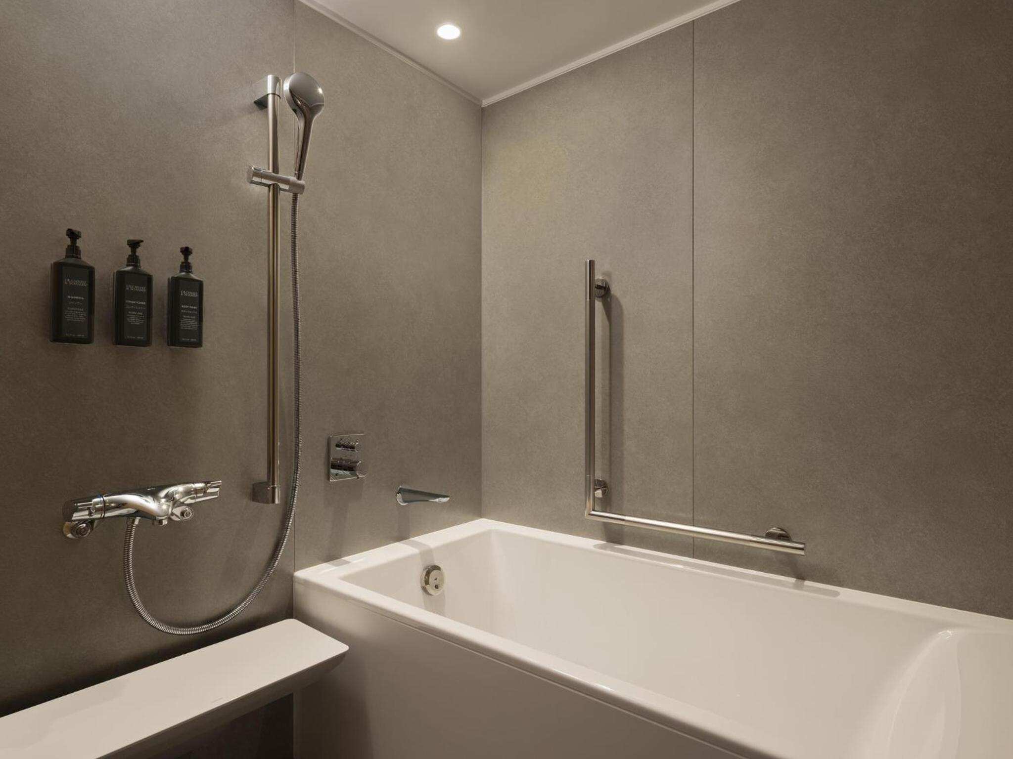 Sheraton Miyako Hotel Tokyo bathroom photo