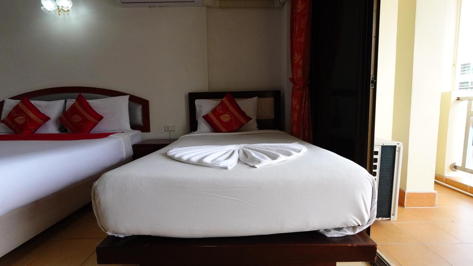 Deluxe Triple room with Balcony 