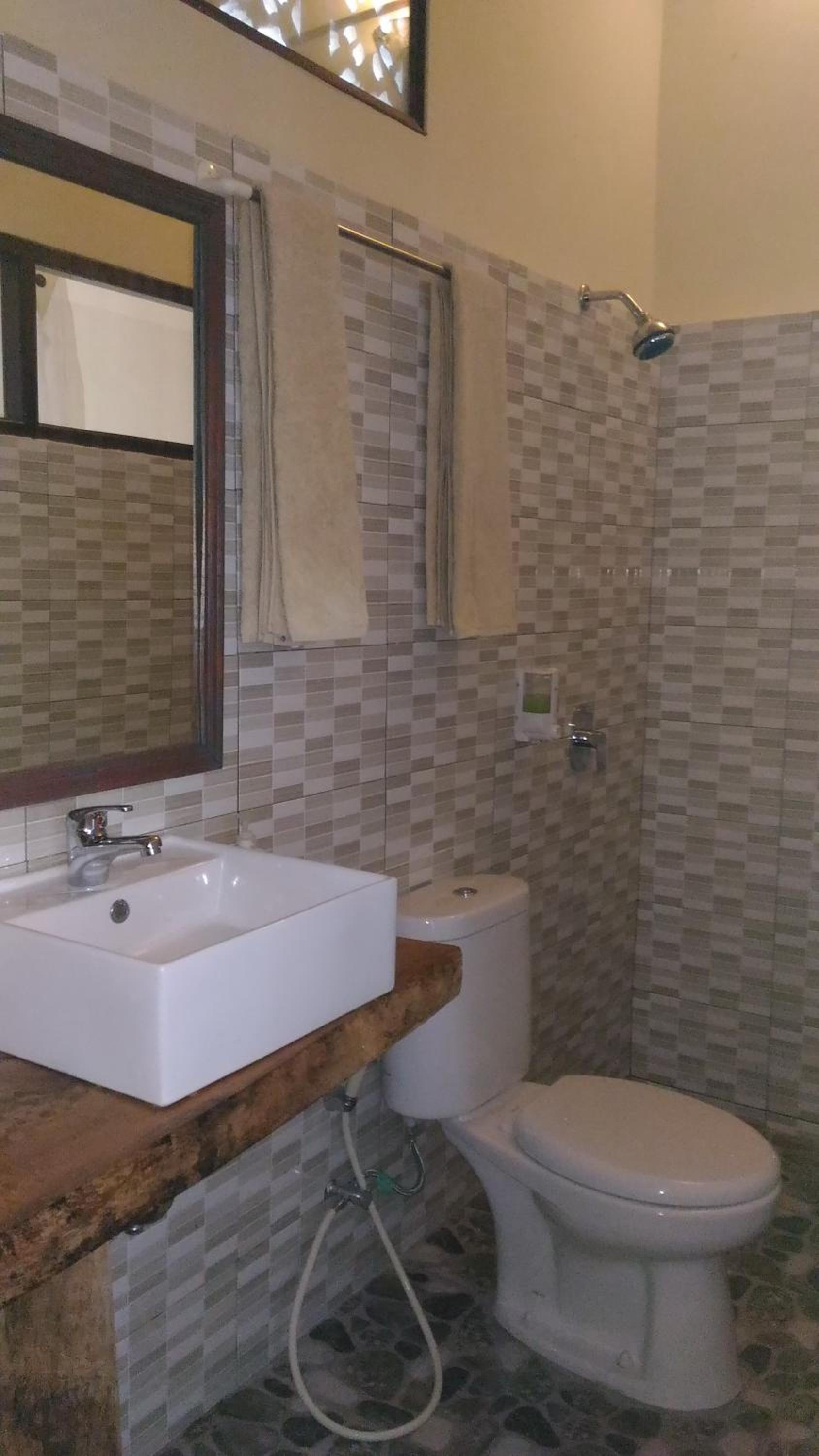 Standard  Double Room - Photo 5