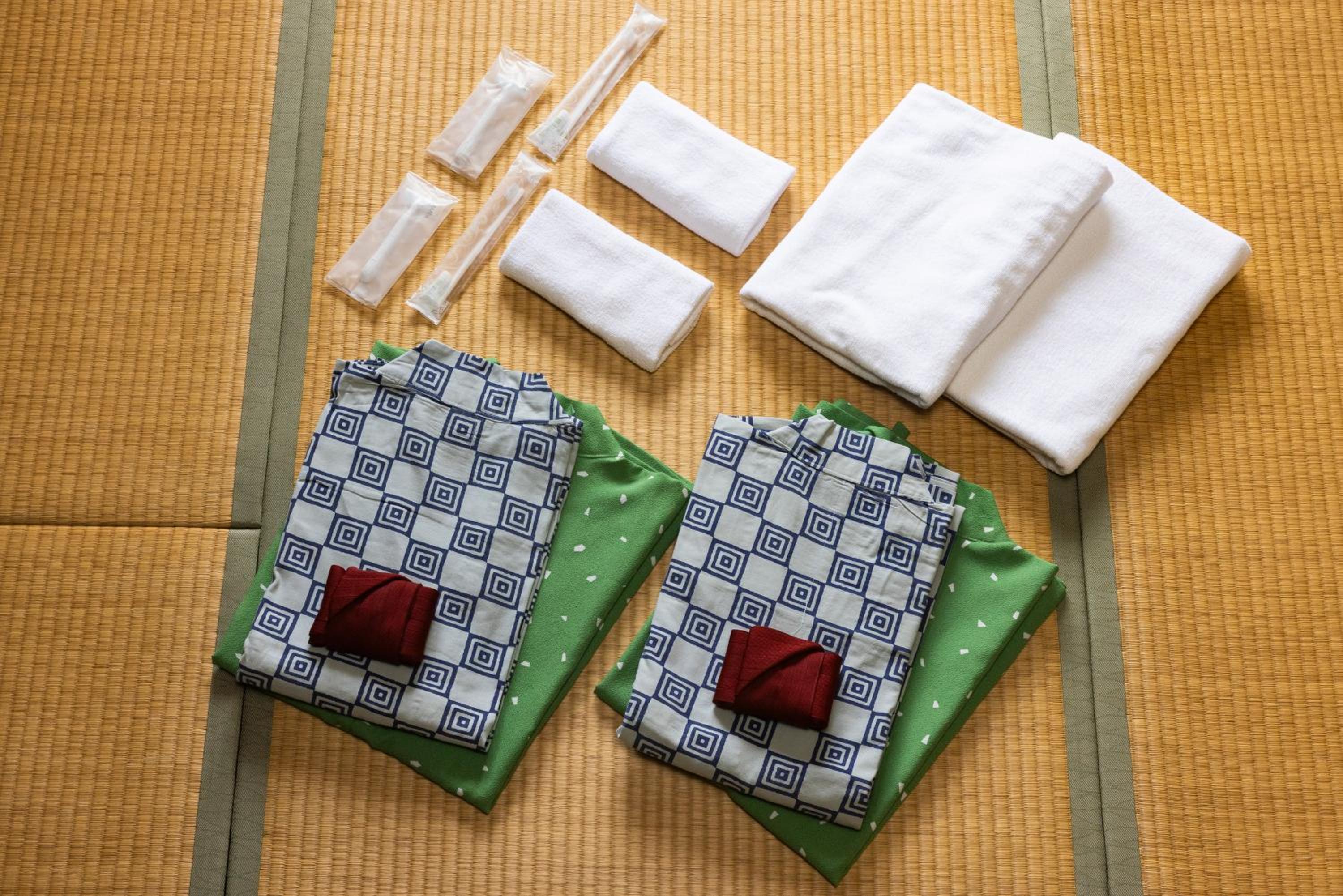 Twin Bed Room (8 Tatami) with Bathroom - MAX 2 people