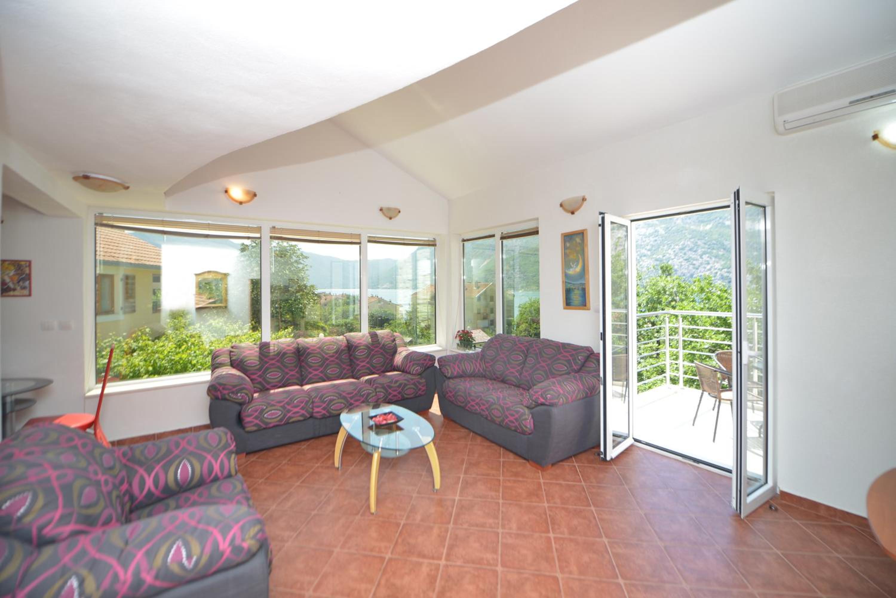 Duplex Apartment with Balcony and Sea View (4 Adults) - Photo 12