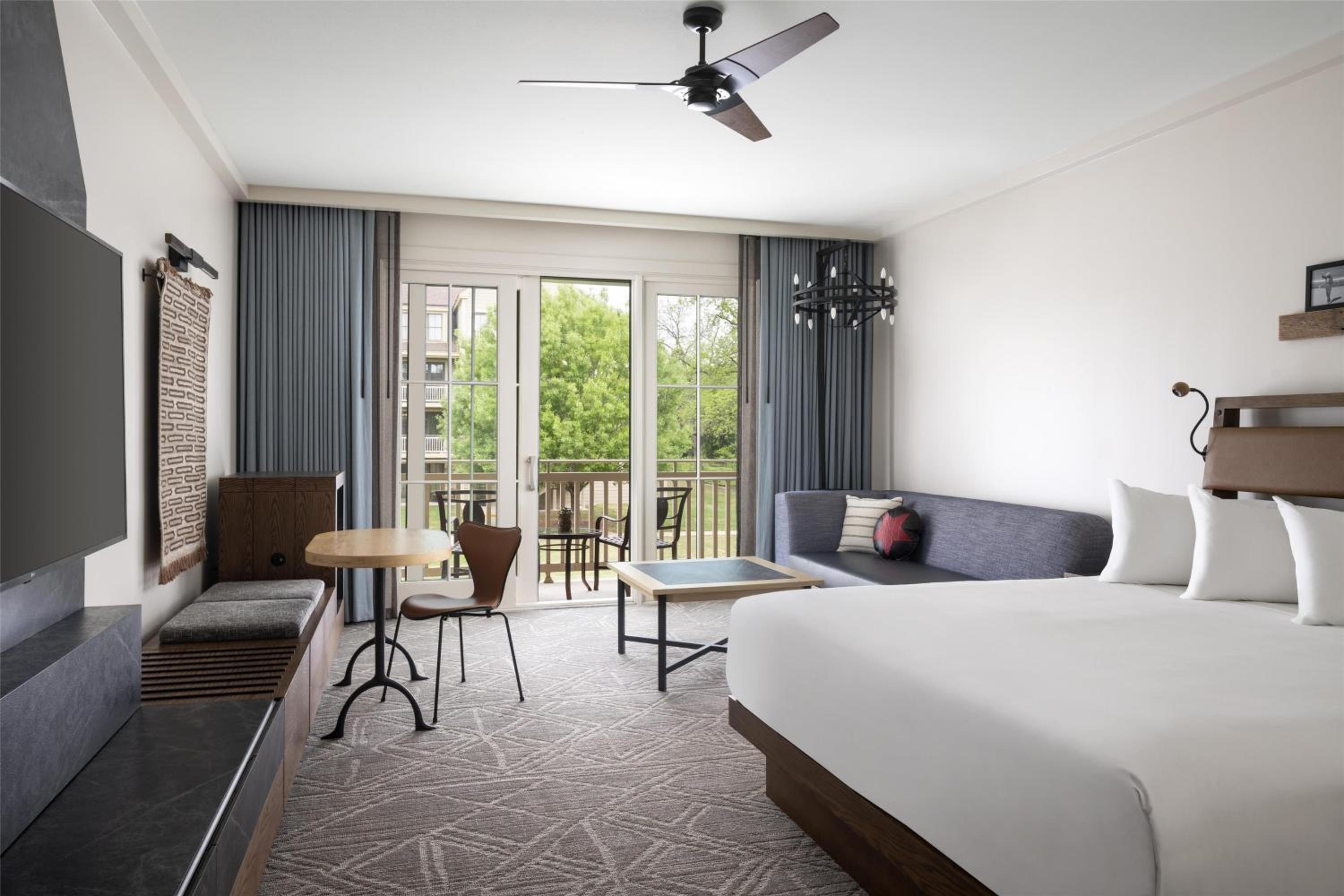 Connecting Room - Photo 1