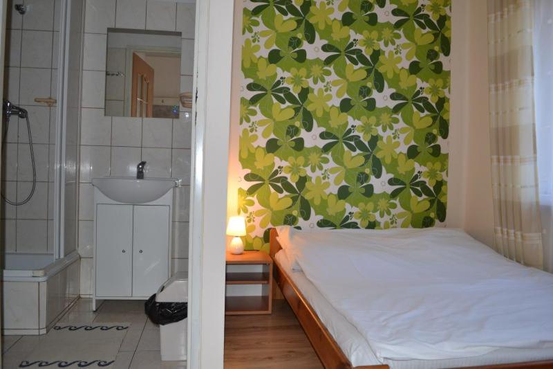 Budget Double Room photo 2
