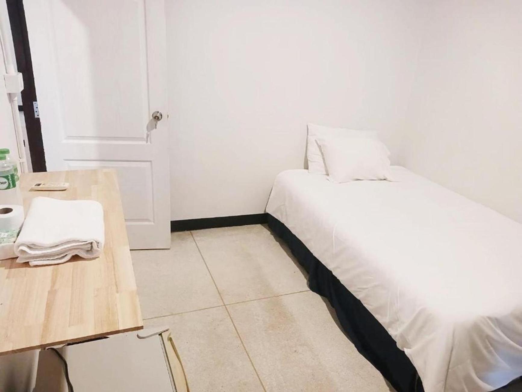 Standard Double Room with Shared Bathroom