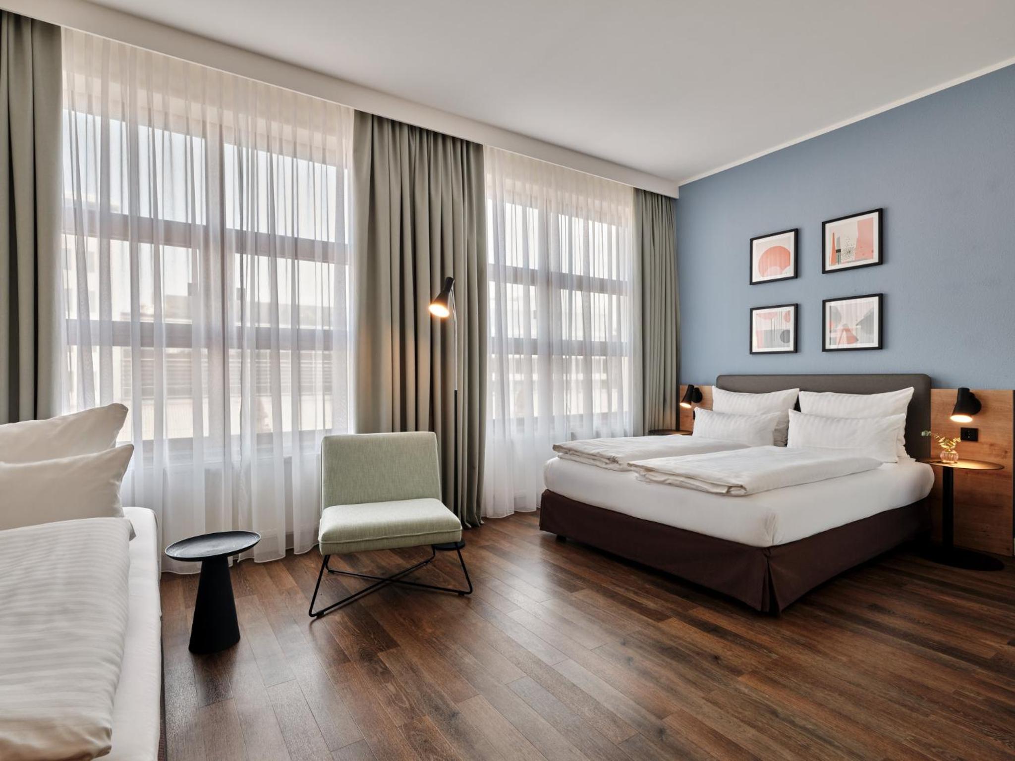 Standard Queen Room