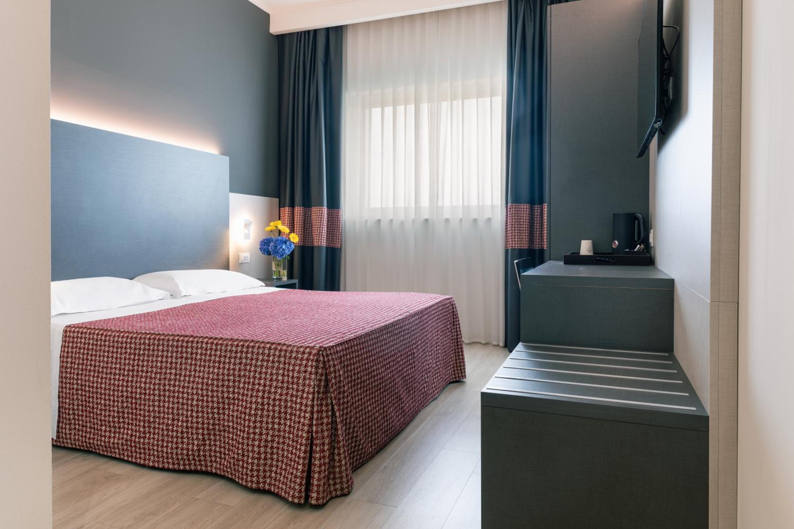 Superior Double or Twin Room - Photo 5