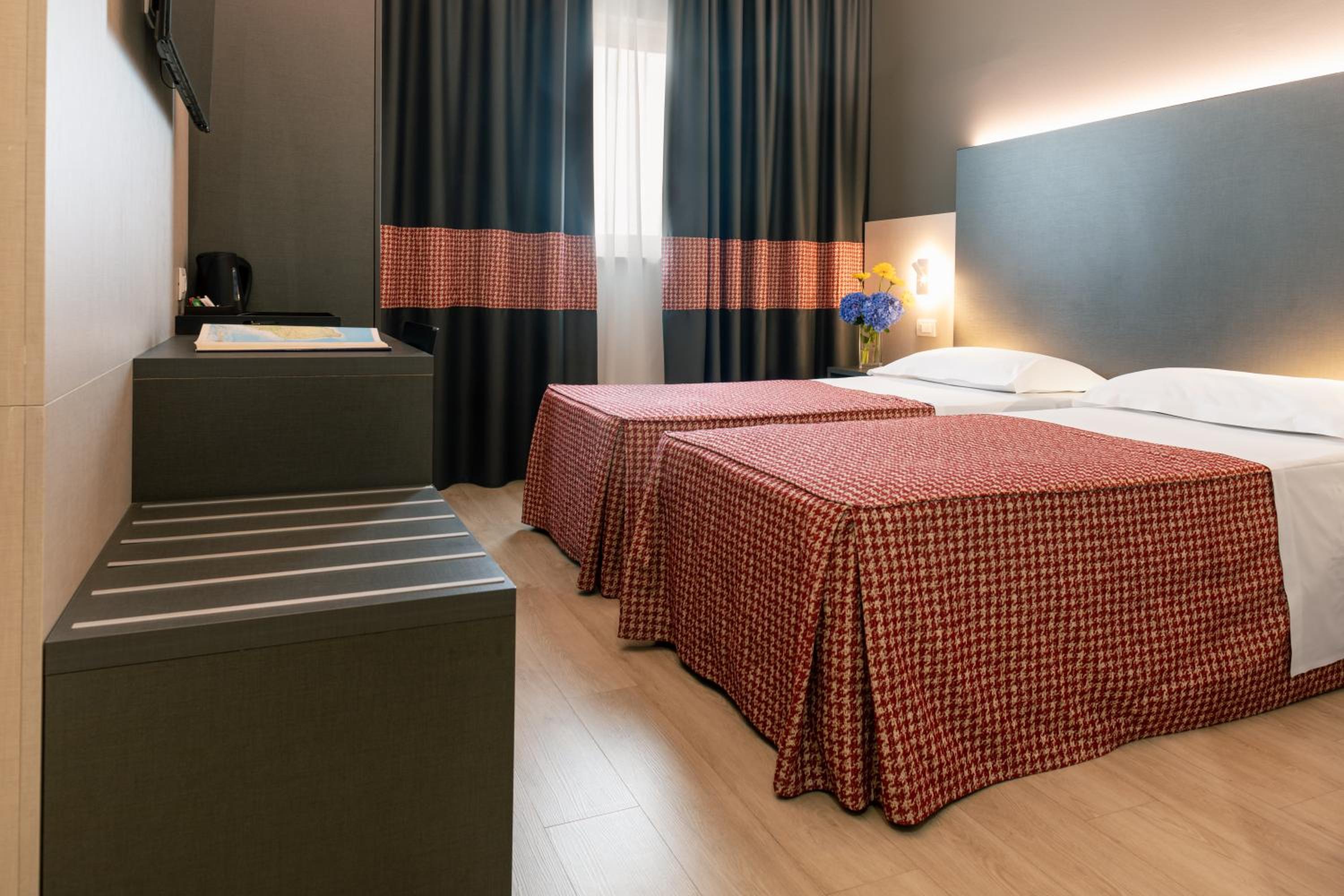 Superior Double or Twin Room - Photo 14