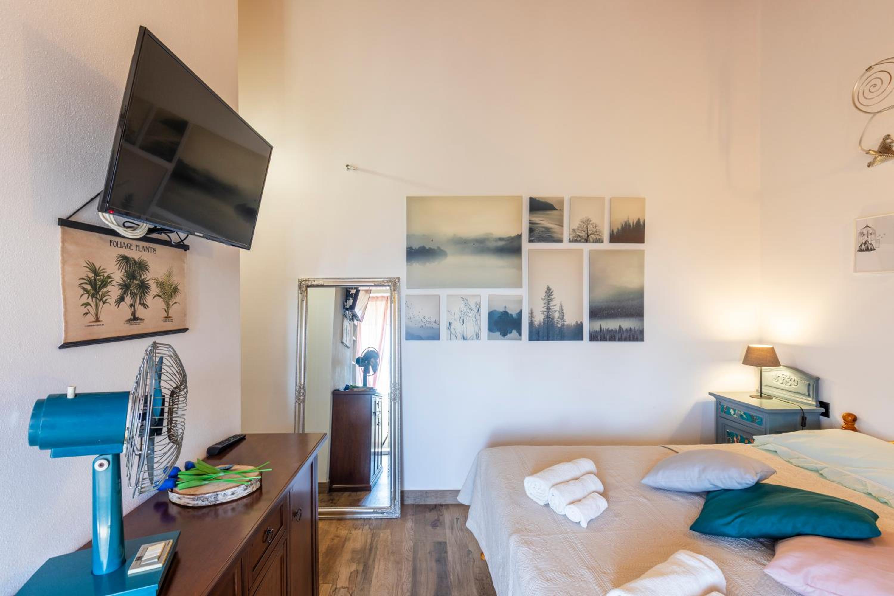 Double or Twin Room - Photo 2