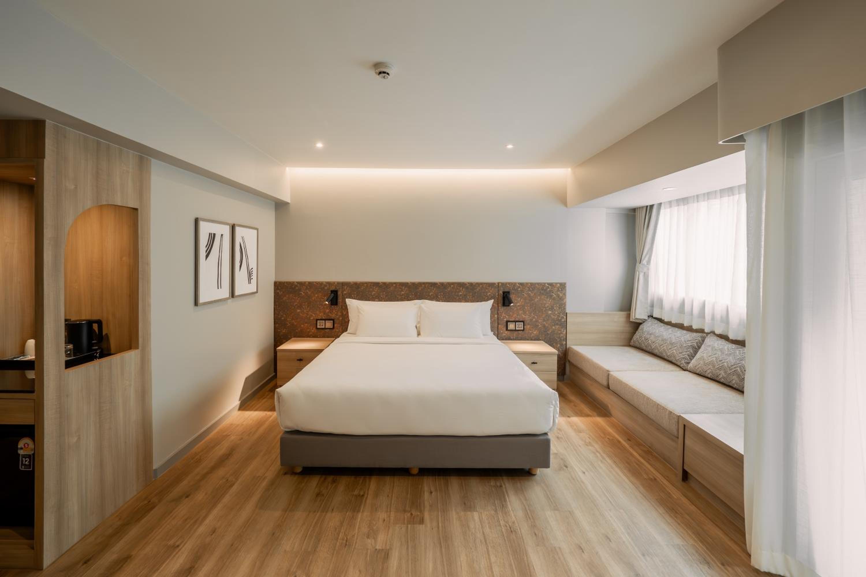Deluxe Double Room photo 3