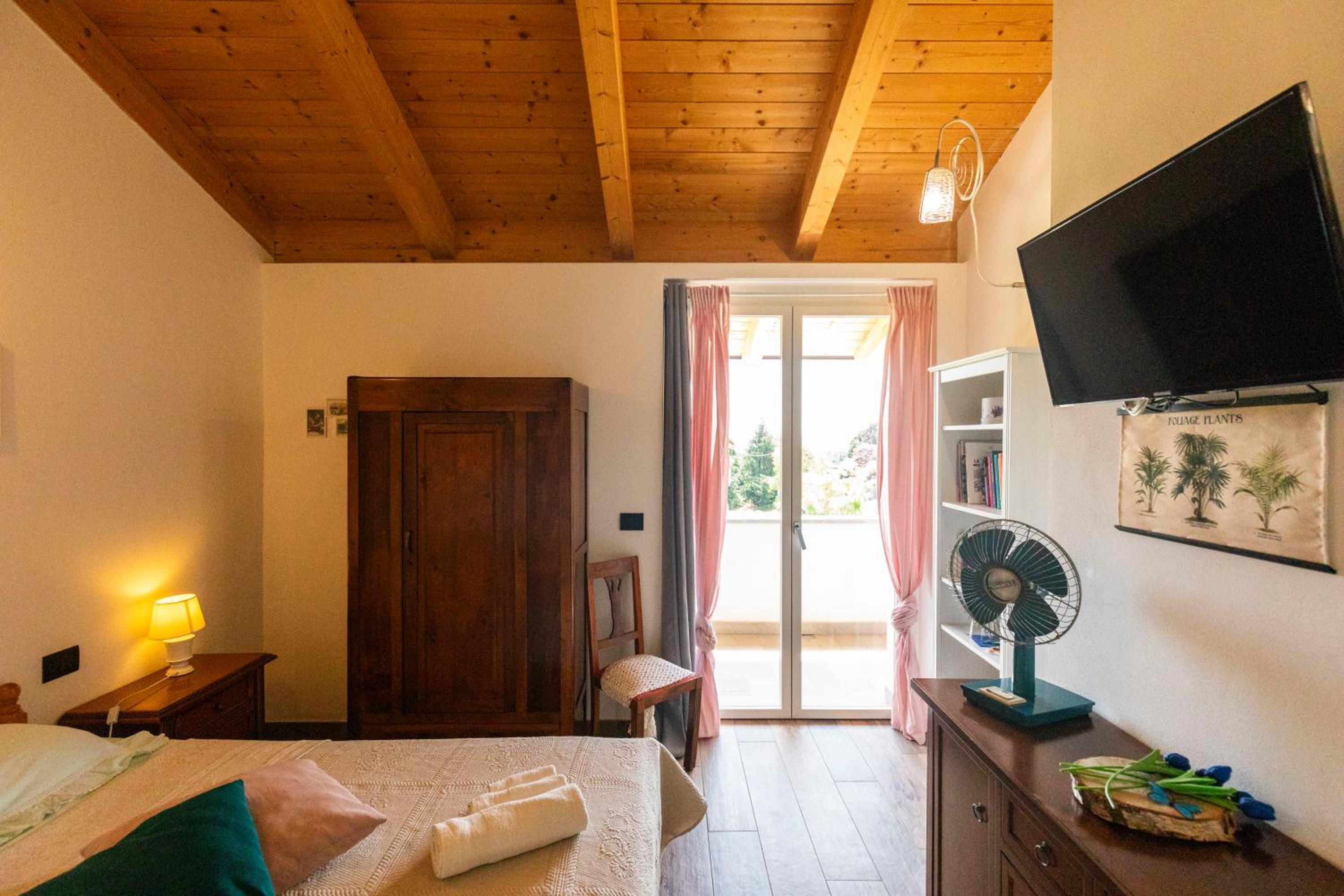 Double or Twin Room - Photo 6
