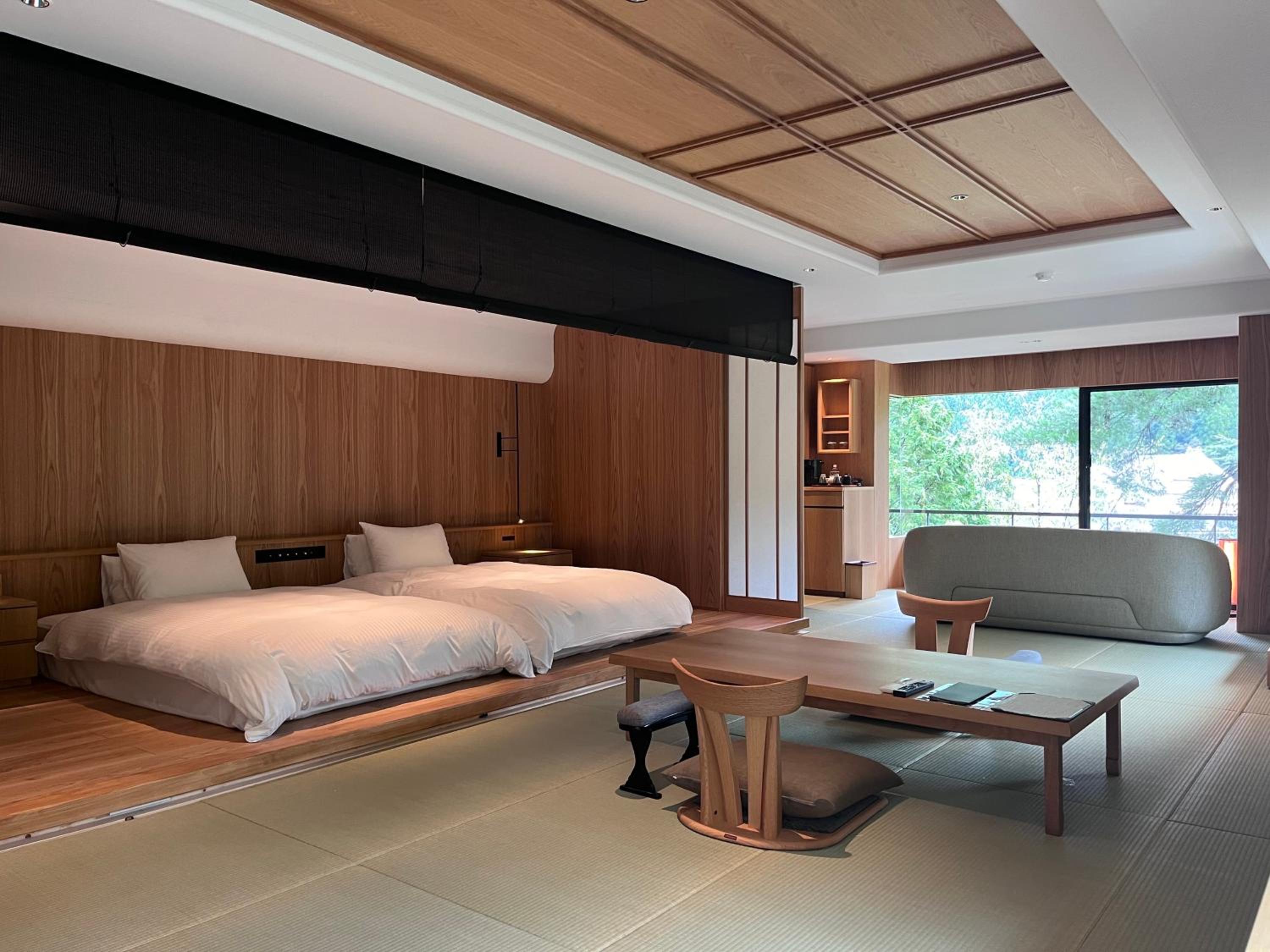 Twin Room with Private Bathroom photo 3