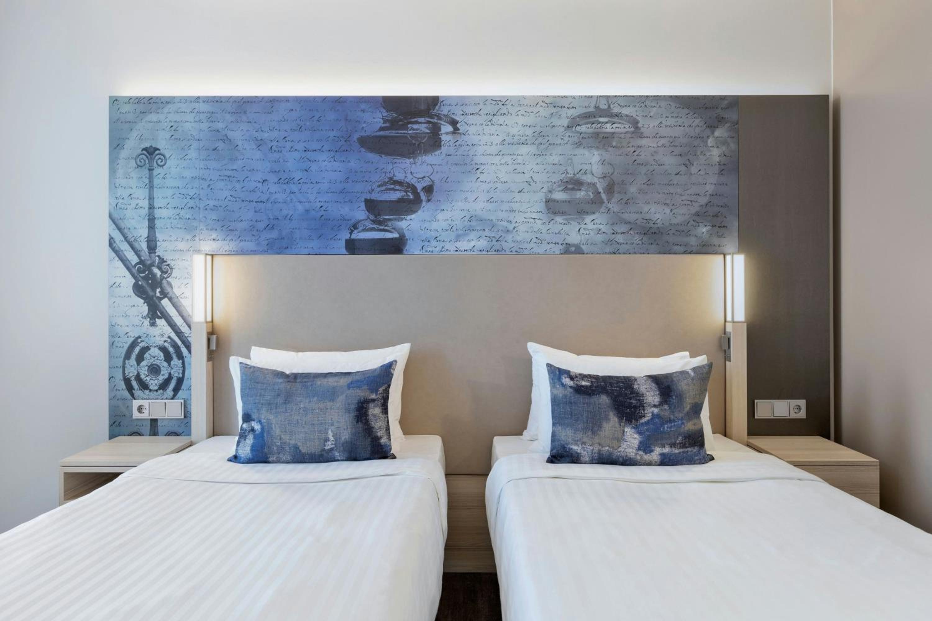 Deluxe Twin, Guest room, 2 Twin/Single Bed(s) - Photo 4