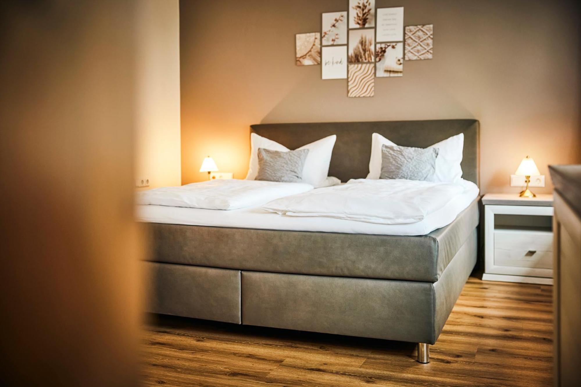 Large Double Room photo 3