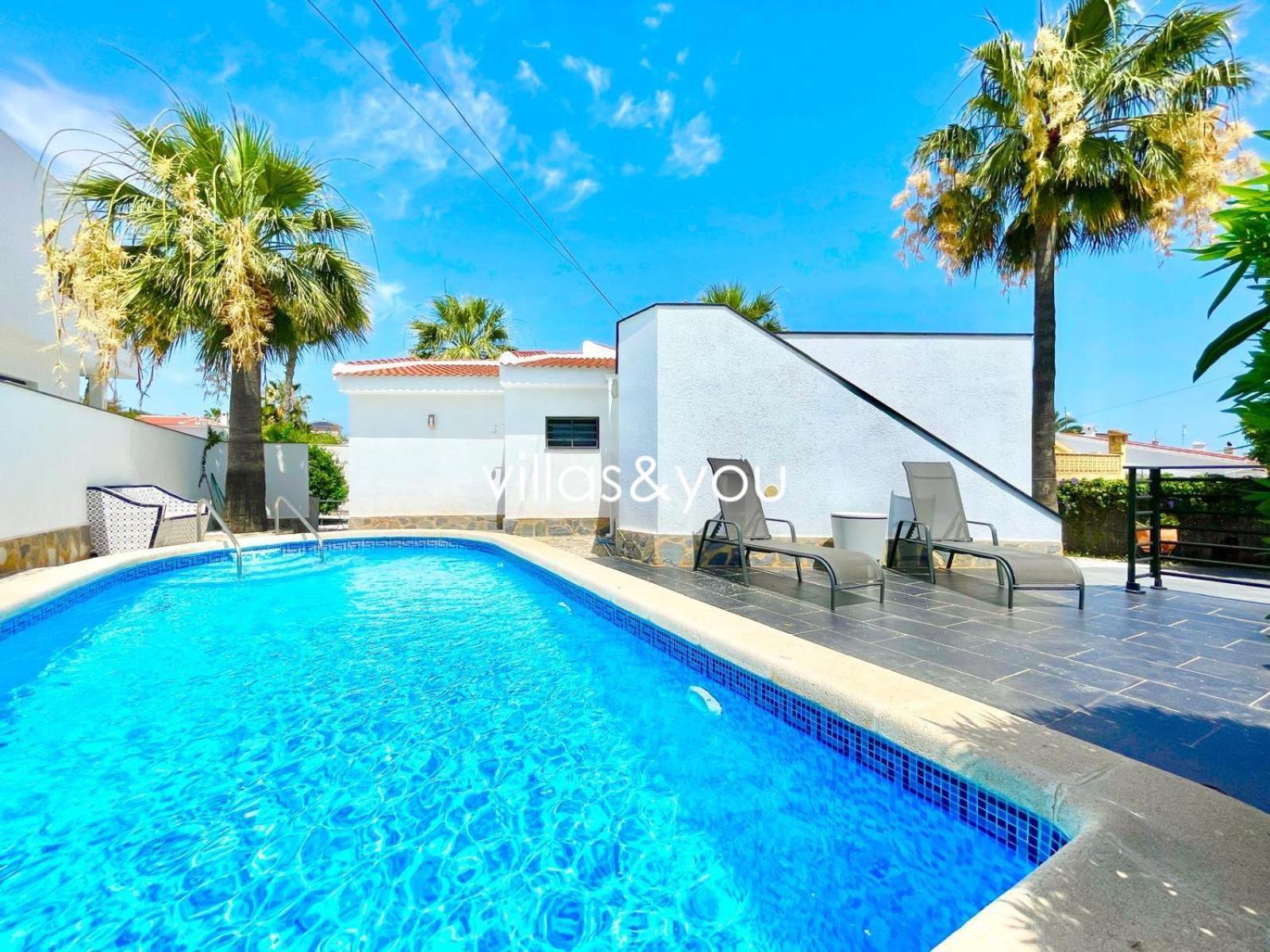 Villa con piscina privada