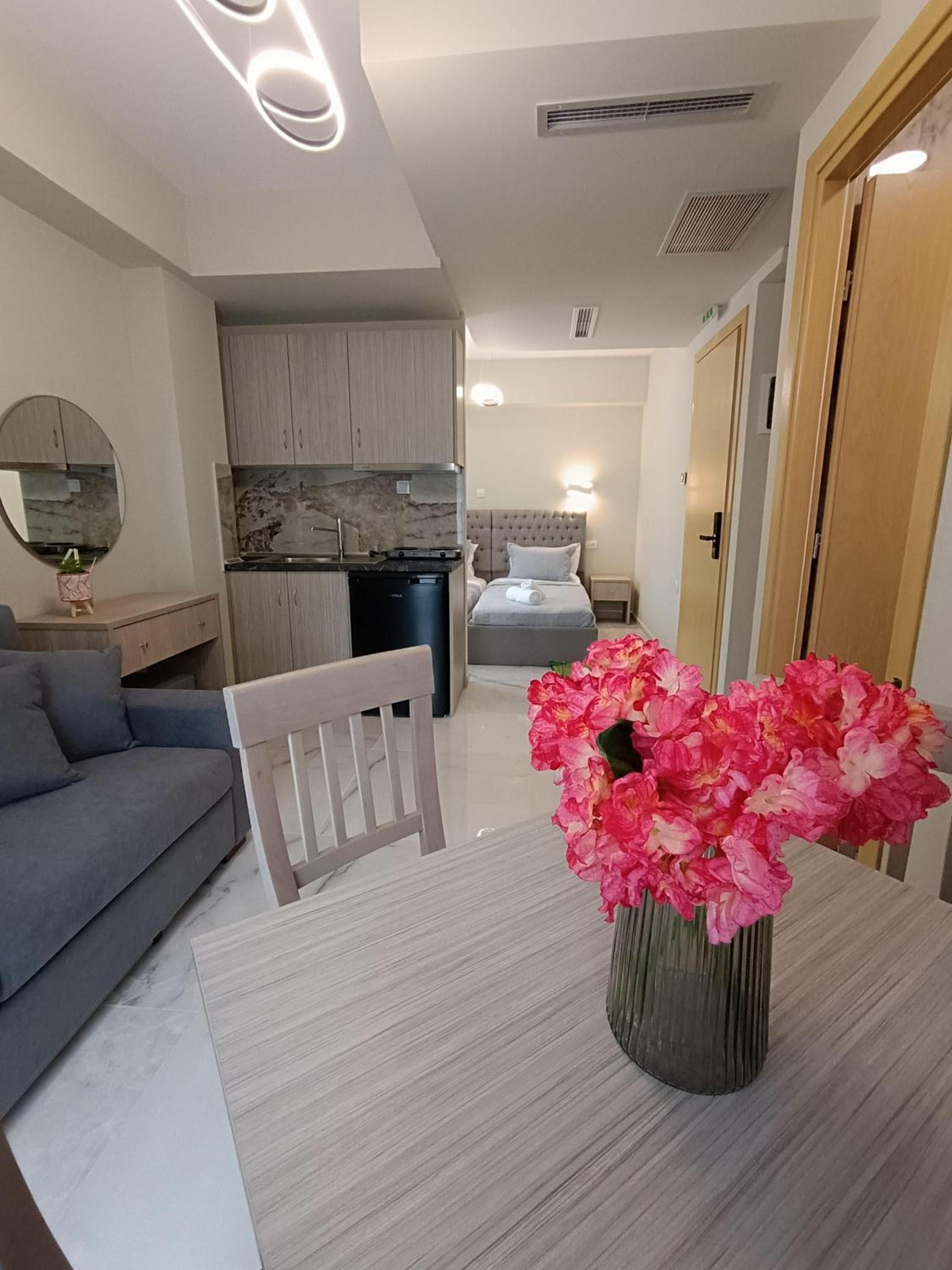 Deluxe Double Room with Side Sea View