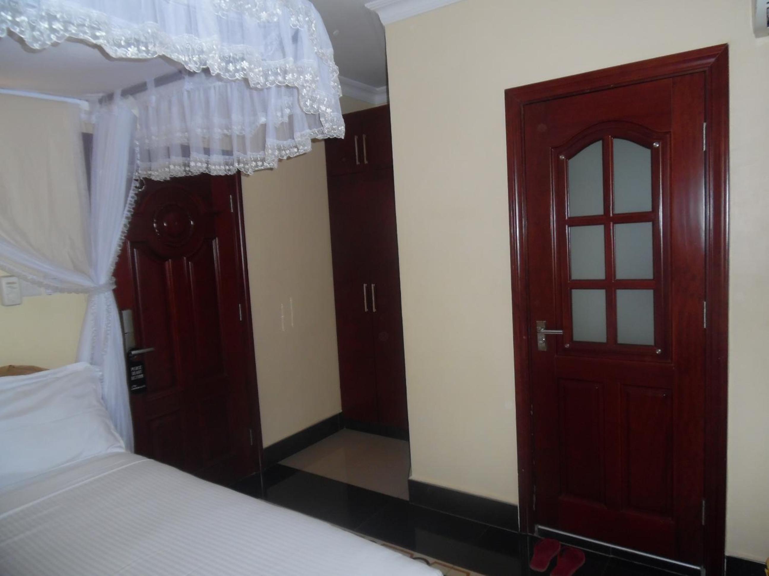 Standard Double Room photo 2