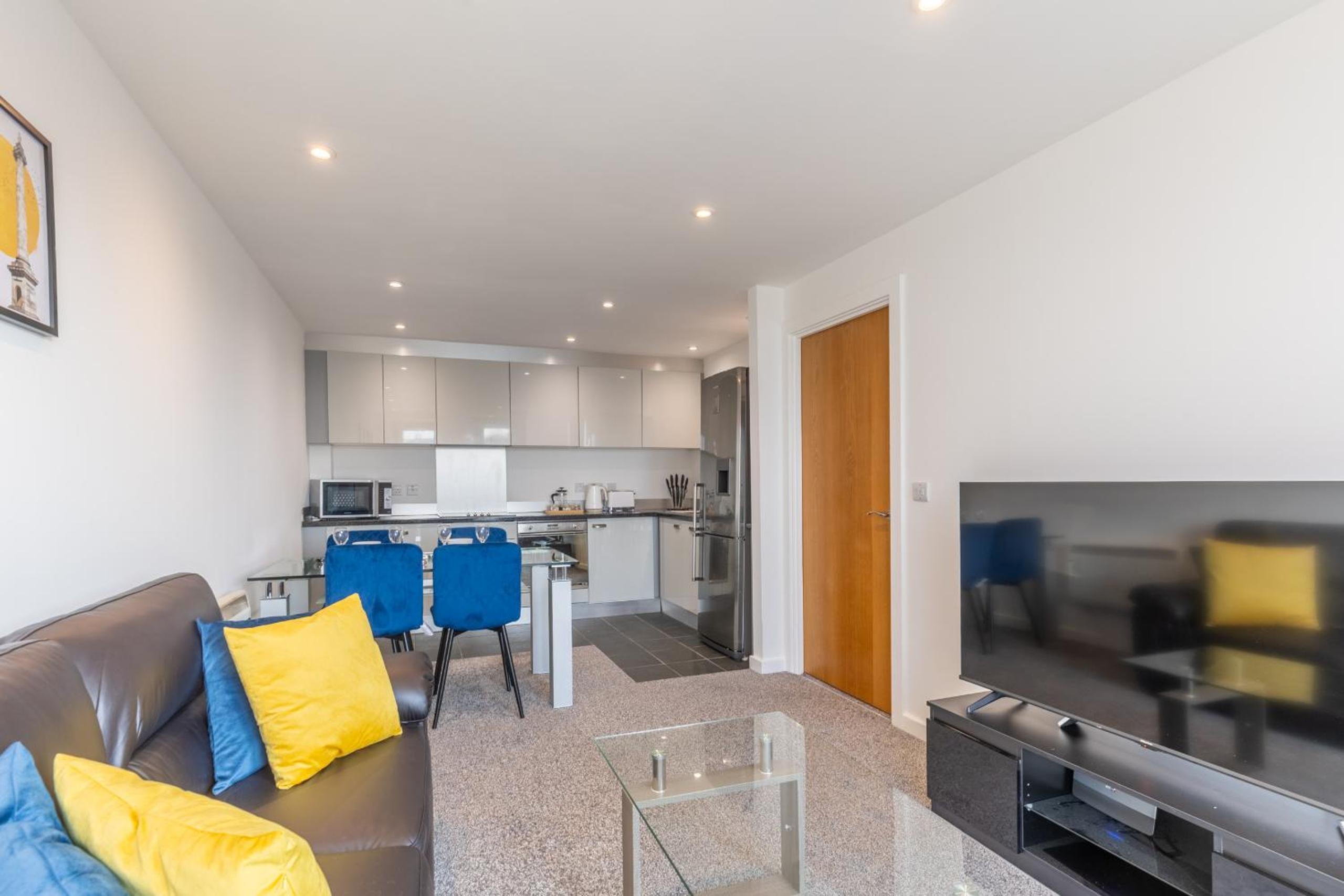 Two-Bedroom Apartment with Balcony photo 1