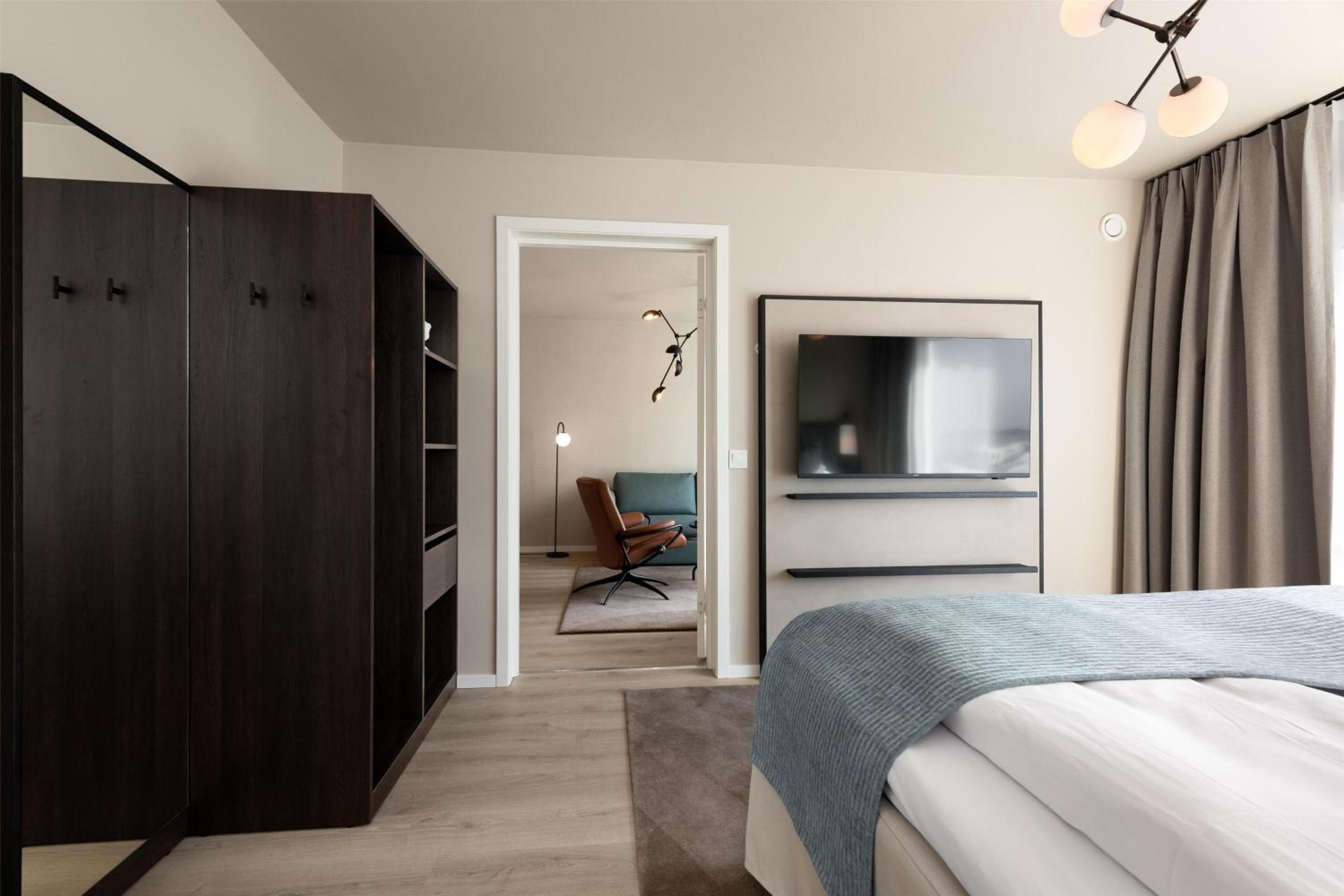 Corner Suite - Photo 3