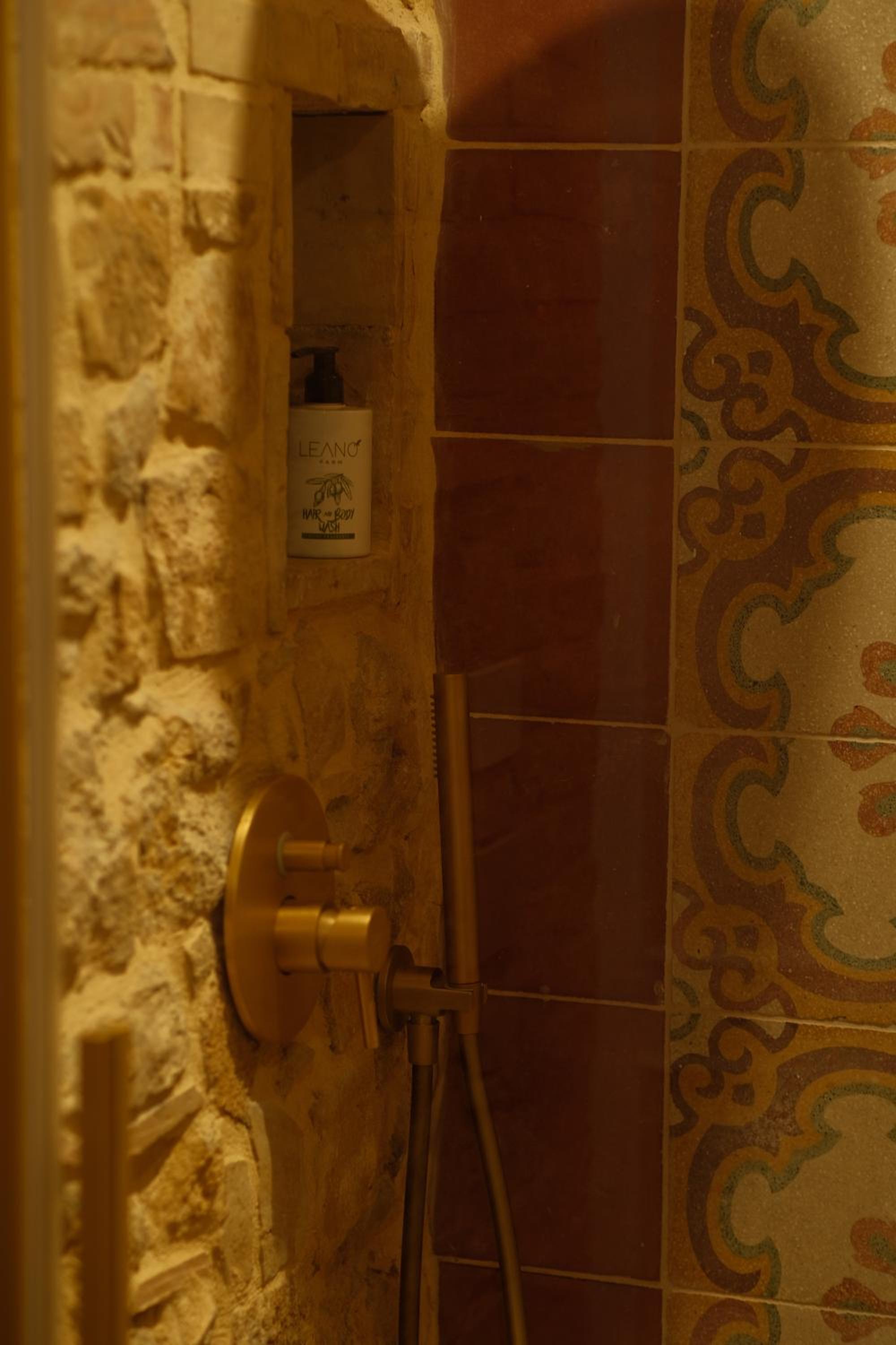 Deluxe King Suite photo 2
