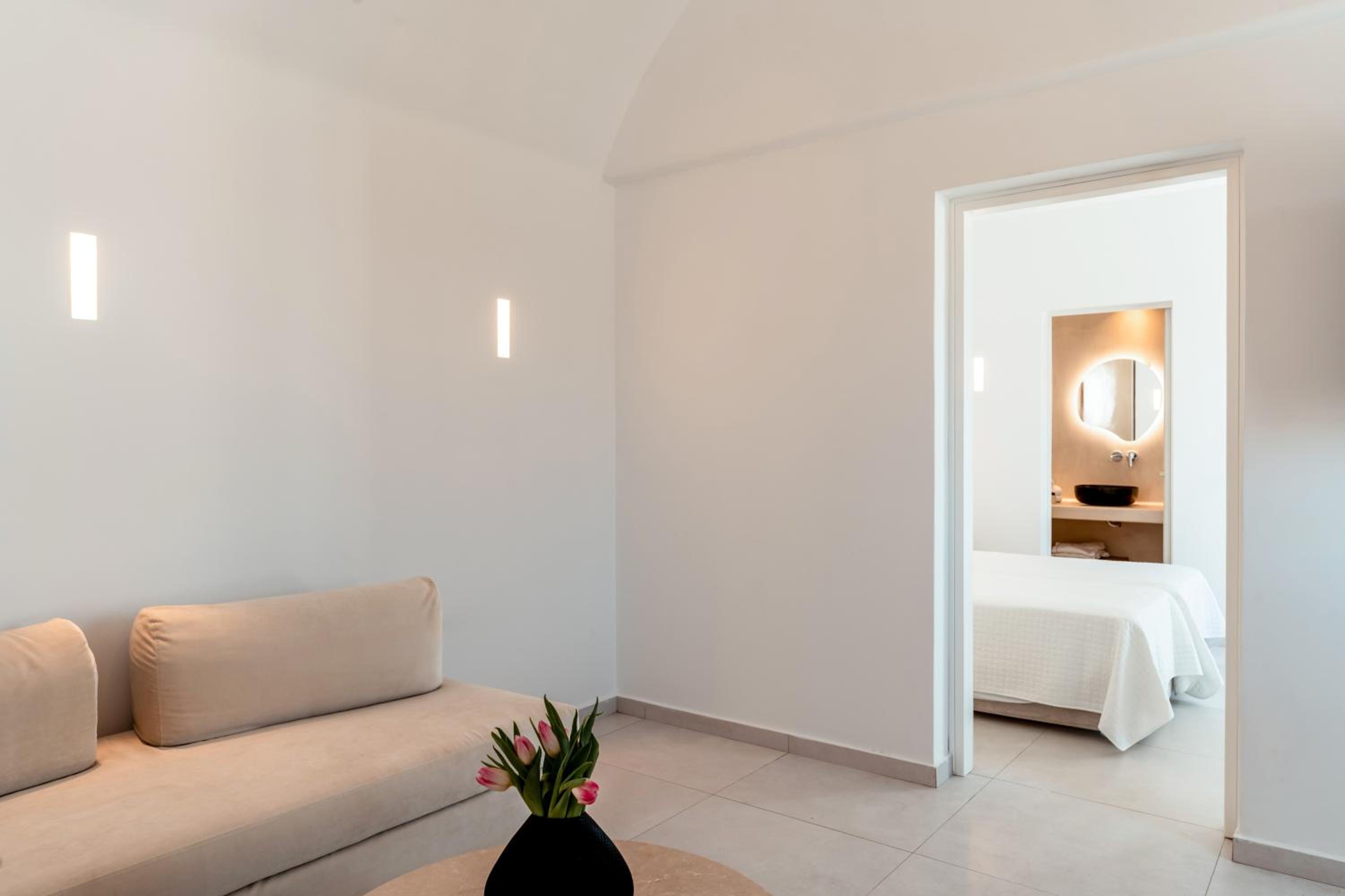 Sea View One Bedroom Suite With Outdoor Jacuzzi photo 2