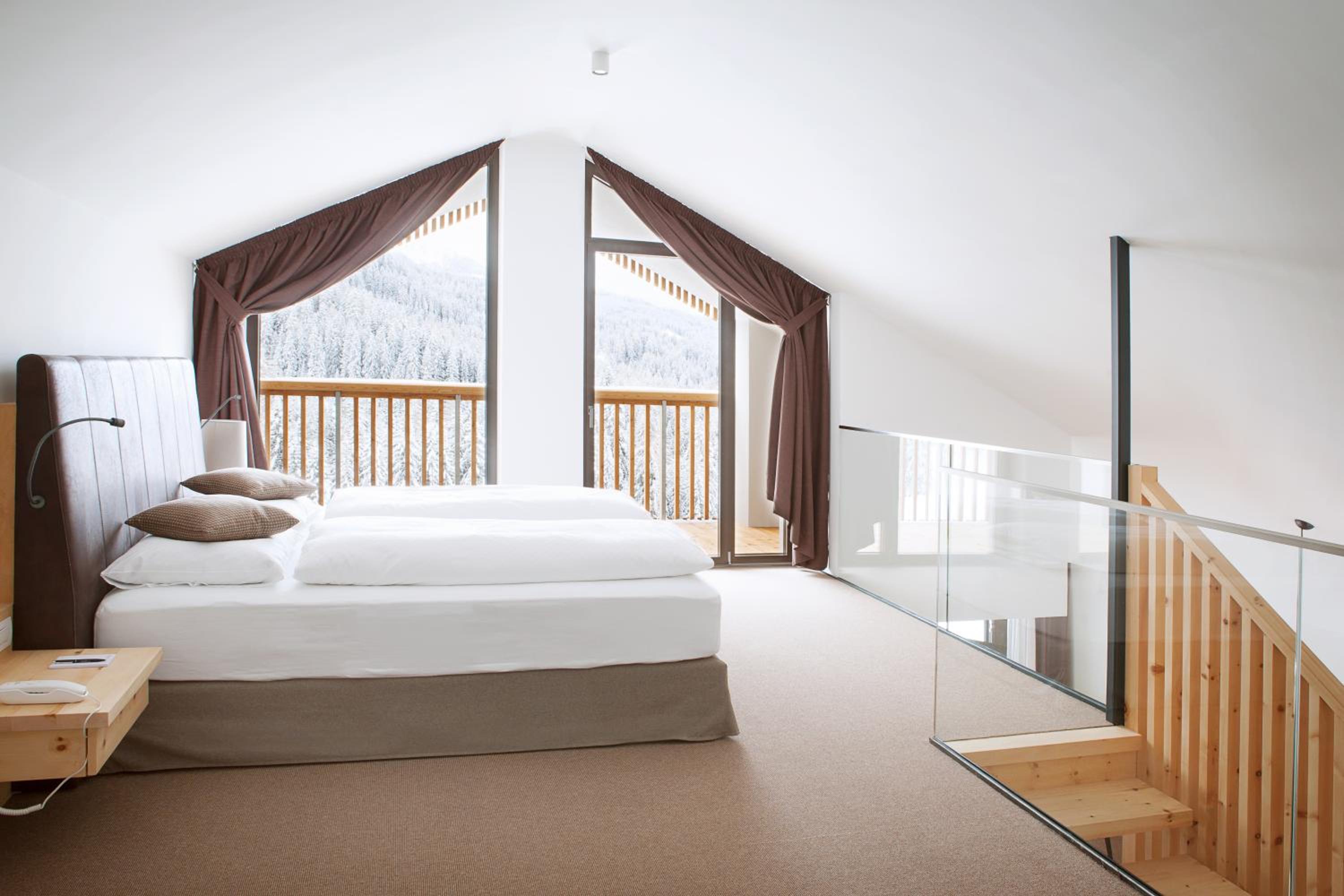 Premium Suite - Photo 1
