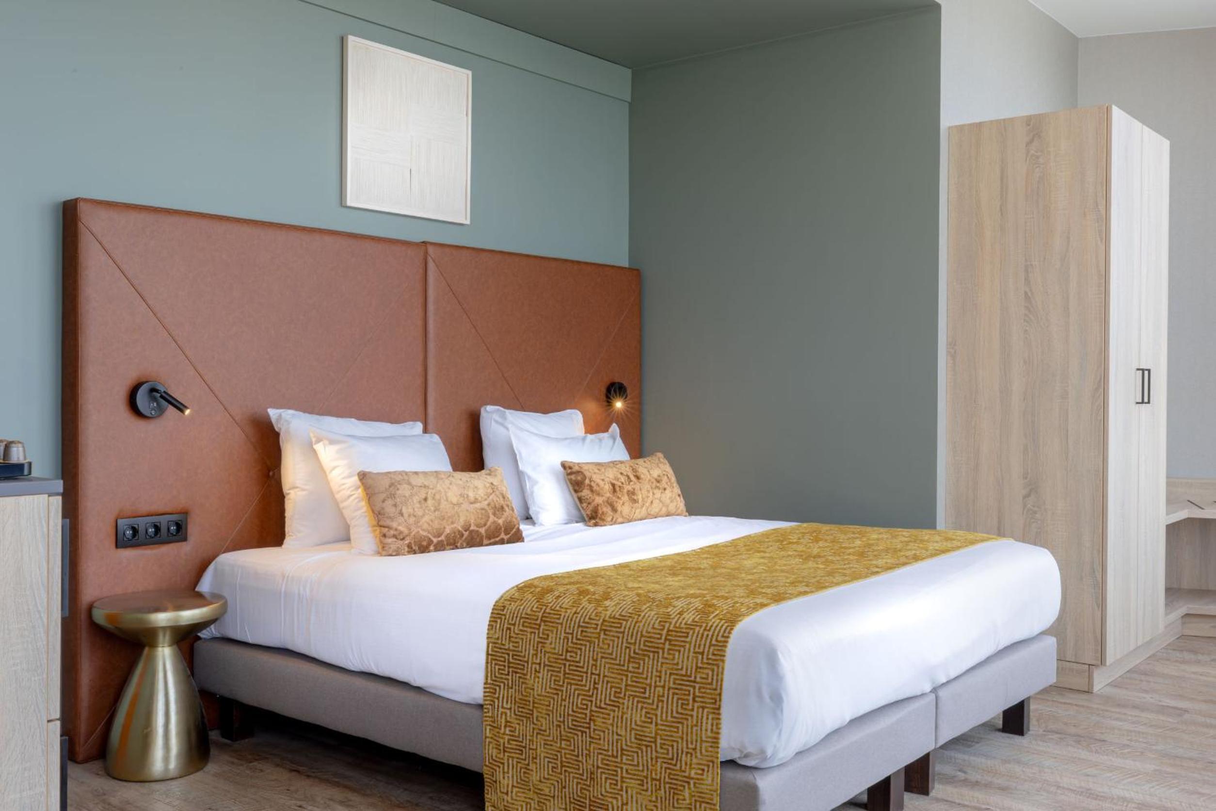 Deluxe Junior Suite - Photo 1