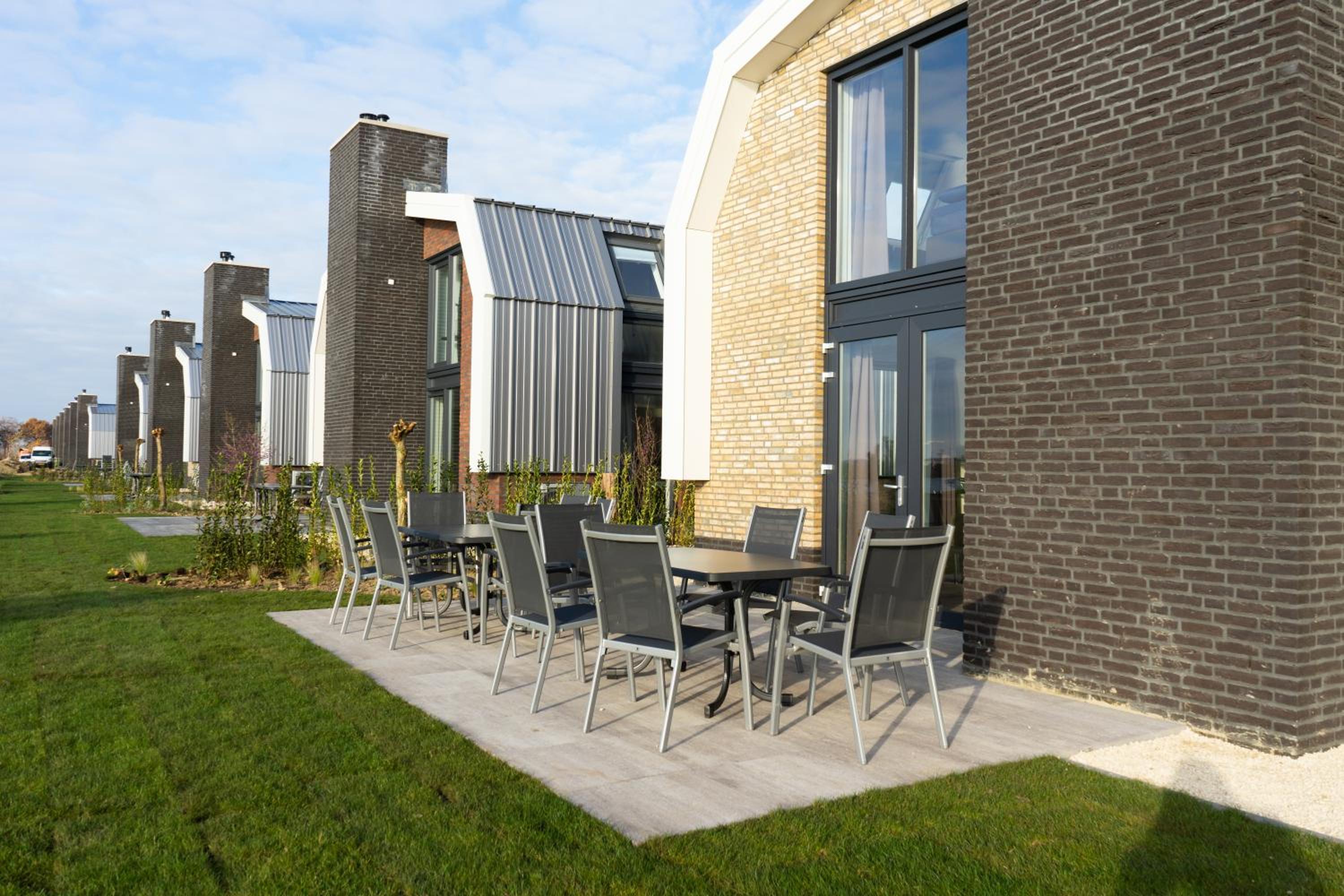 Villa Waterfront 12 photo 2