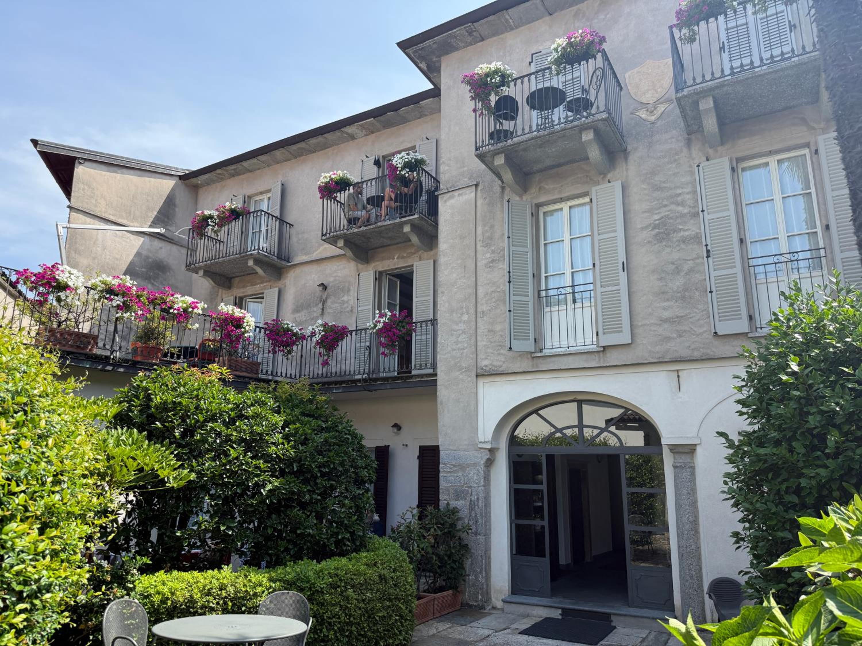 One-Bedroom Apartment with Balcony and Mountain View